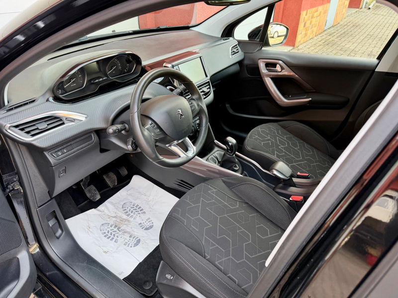 Peugeot 2008 Active — photo 7