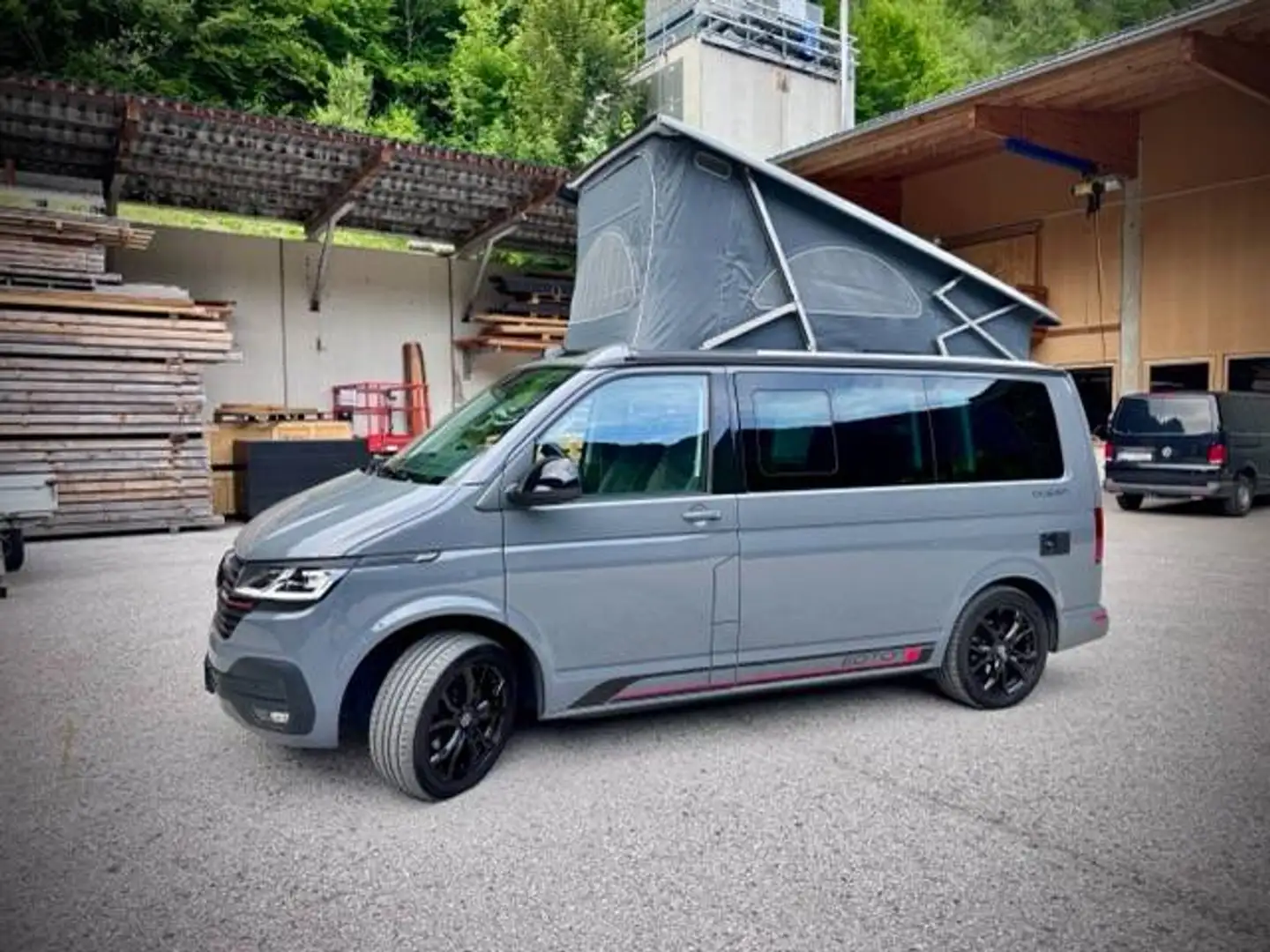 Volkswagen T6.1 California Ocean, 4Motion Edition Grau - 1