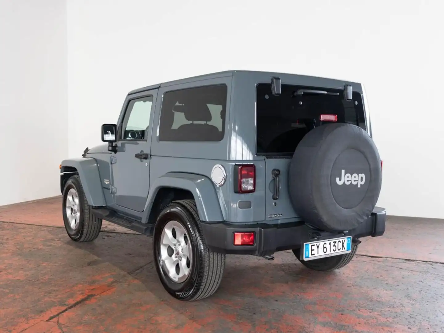 Jeep Wrangler 2.8 CRDI SAHARA Gris - 2