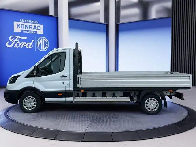 Ford Transit view 3