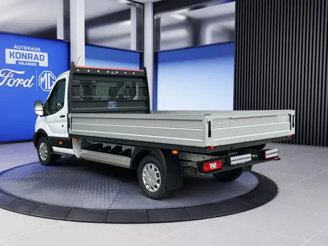 Ford Transit view 4