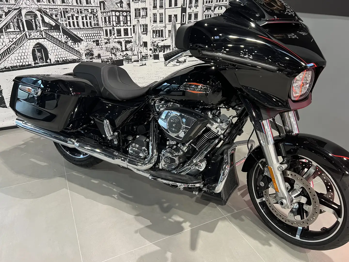 Harley-Davidson Street Glide Černá - 2