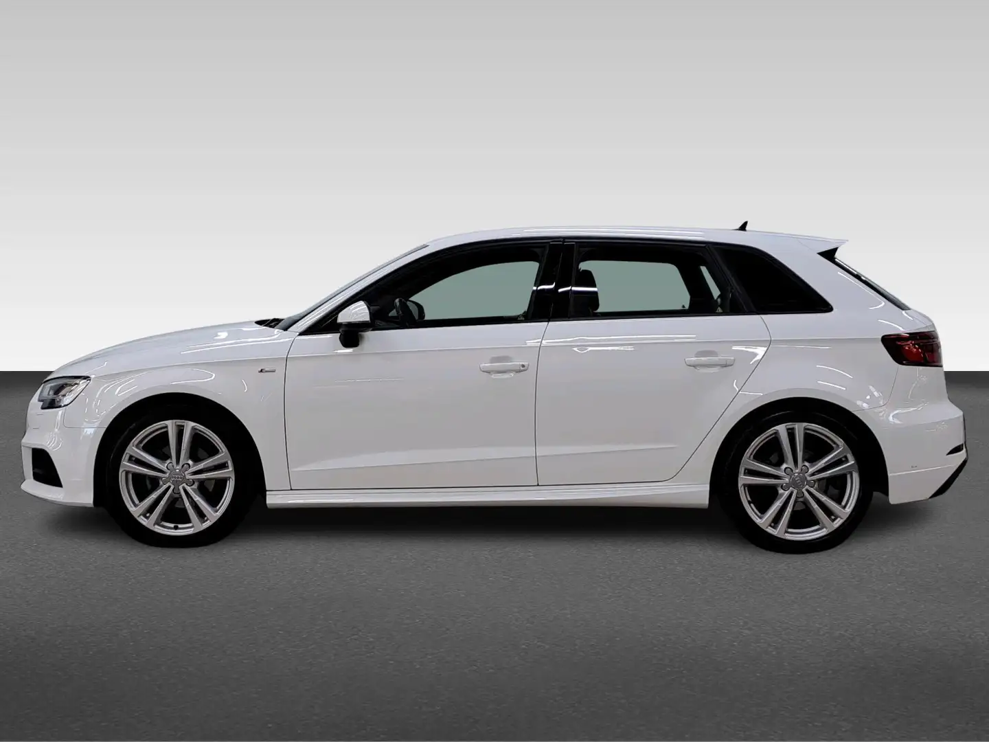 Audi A3 Sportback 35 TFSI 150PK AUTOMAAT S-LINE EDITION NA Wit - 2