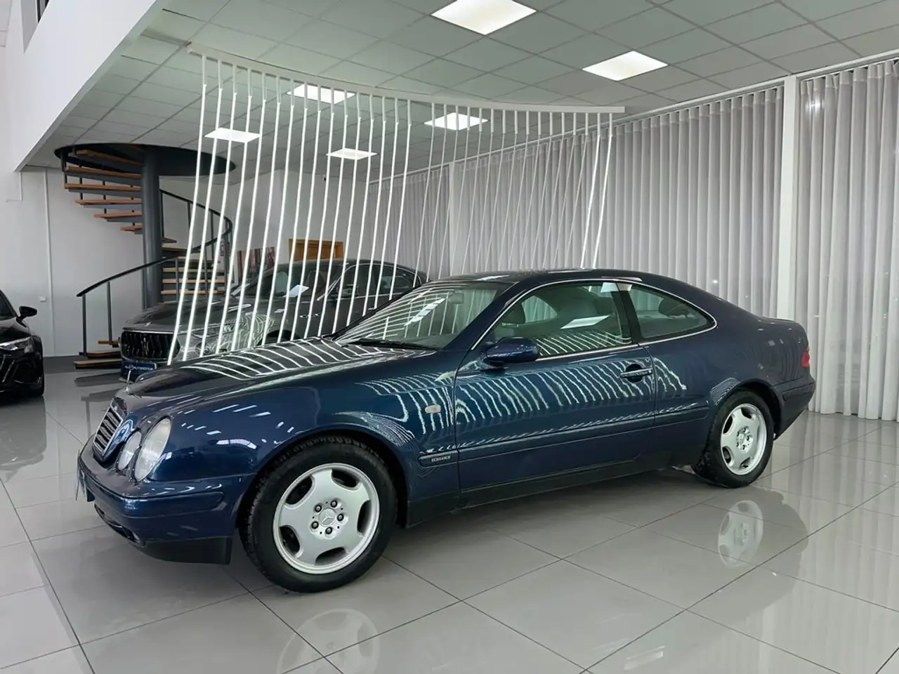 Mercedes-Benz CLK 200 320 Elegance, foto 2
