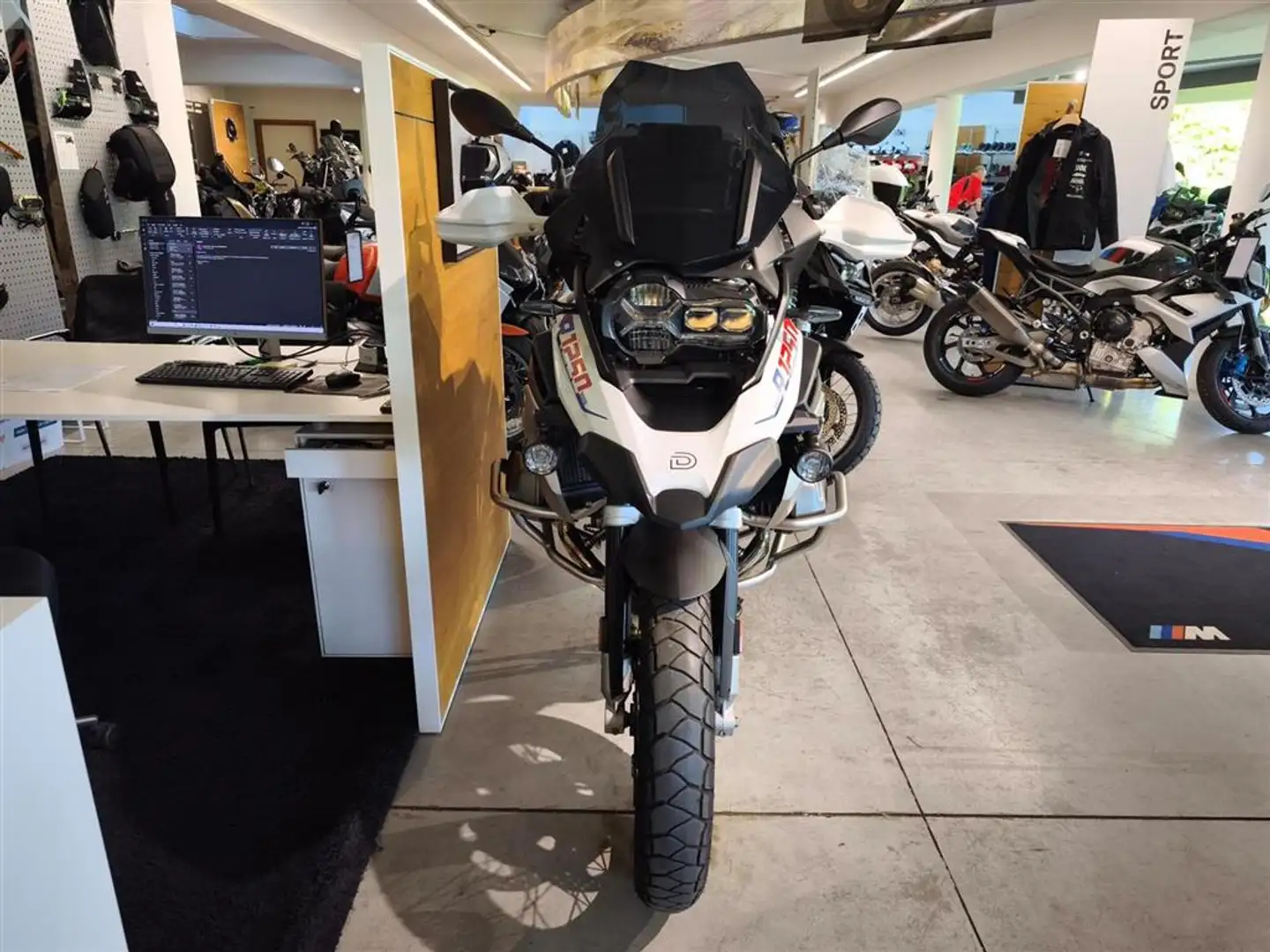 BMW R 1250 GS 0 - 2