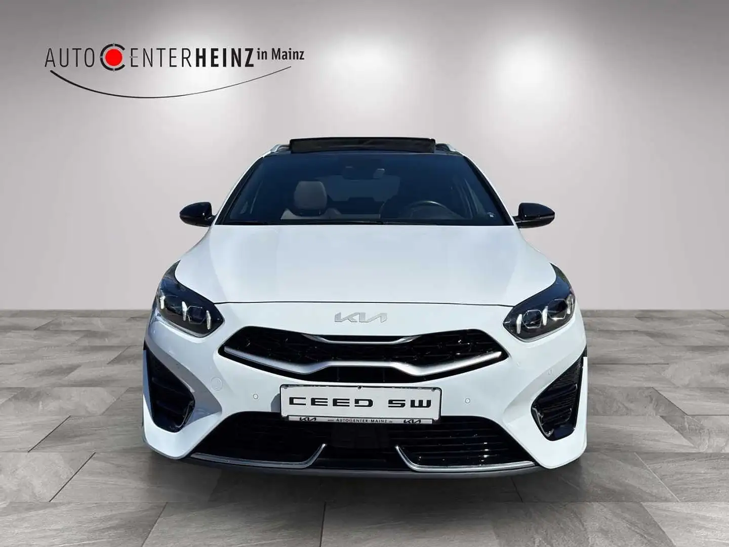 Kia cee'd Sporty Wagon GT Line Білий - 2