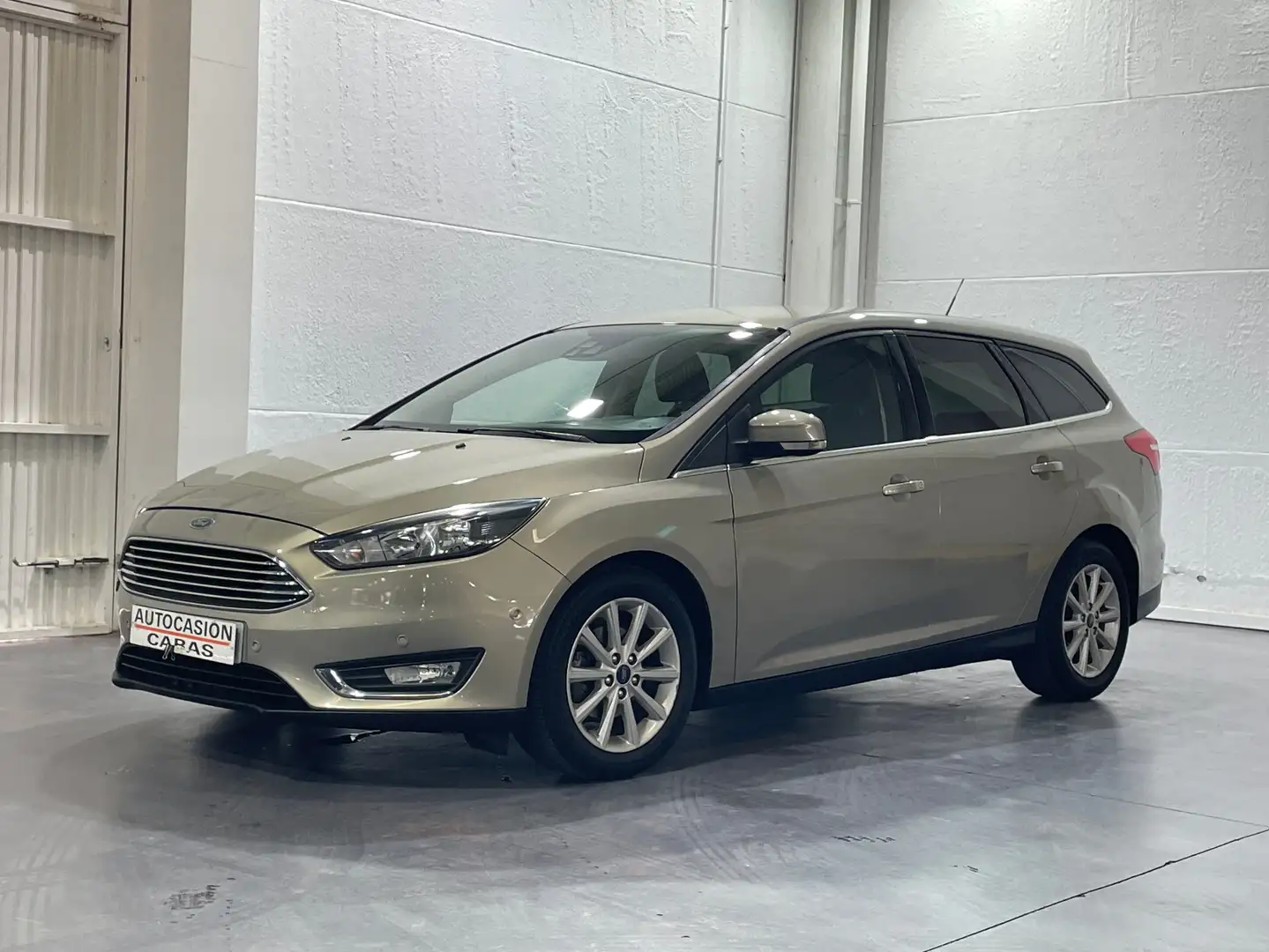 Ford Focus Sportbreak 1.5Ecoblue Titanium Beige - 1
