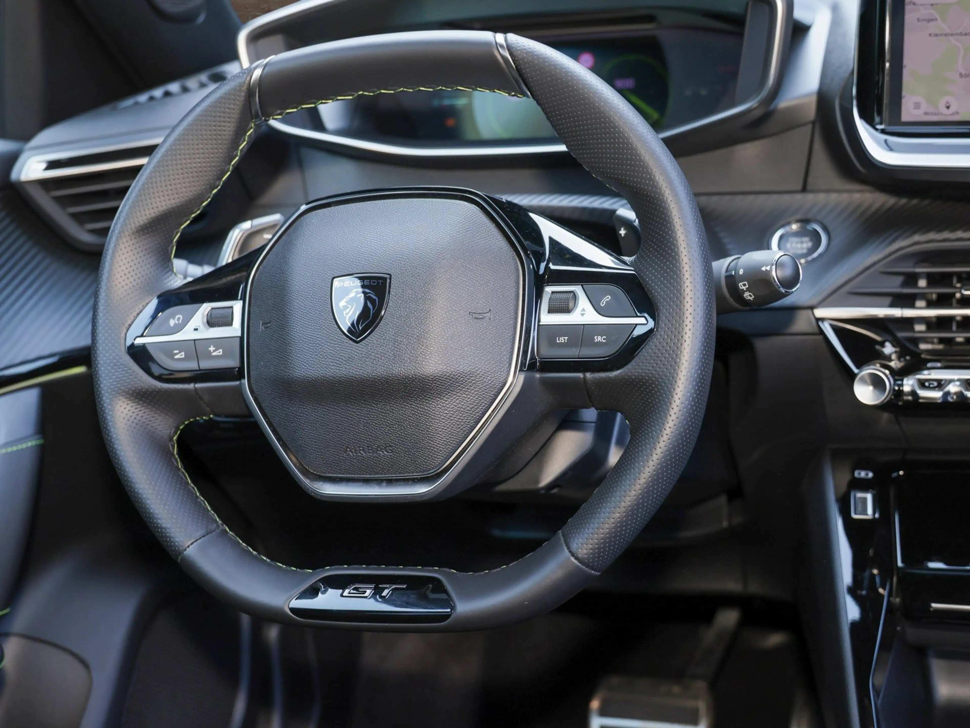 Peugeot 2008 GT — photo 15