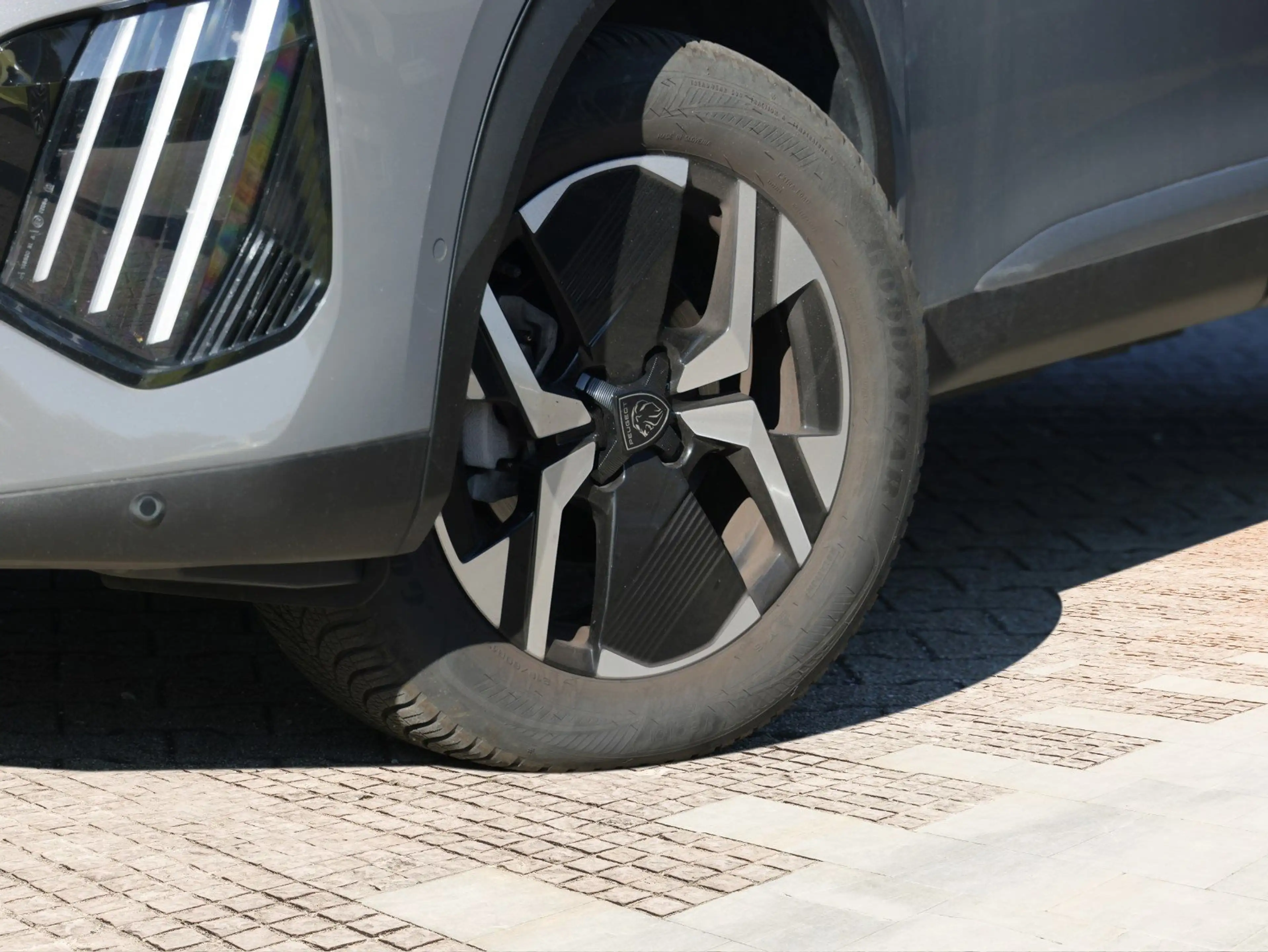 Peugeot 2008 GT — photo 6