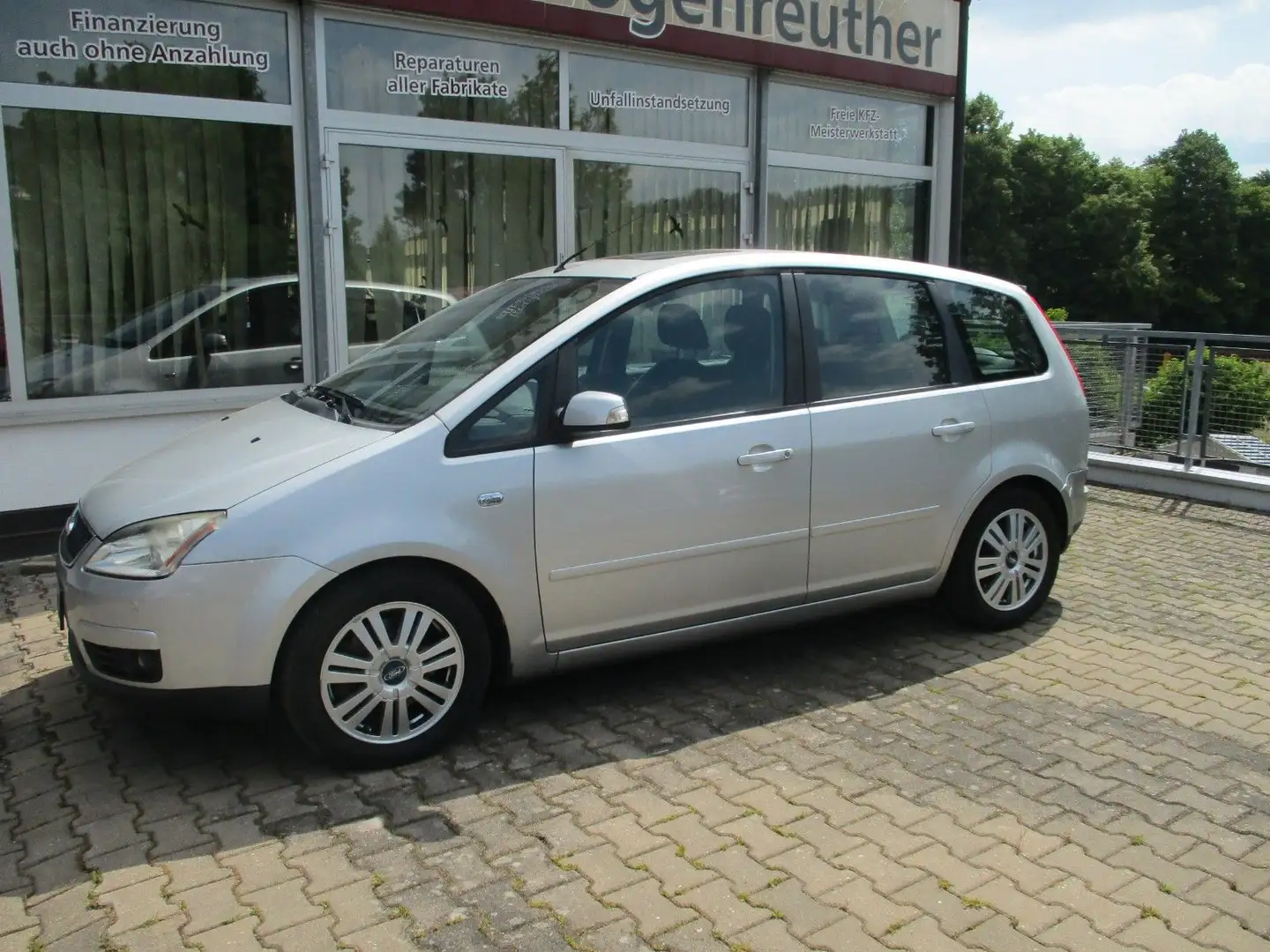 Ford C-Max 2,0TDCi Ghia+AHK+PDC Silber - 2