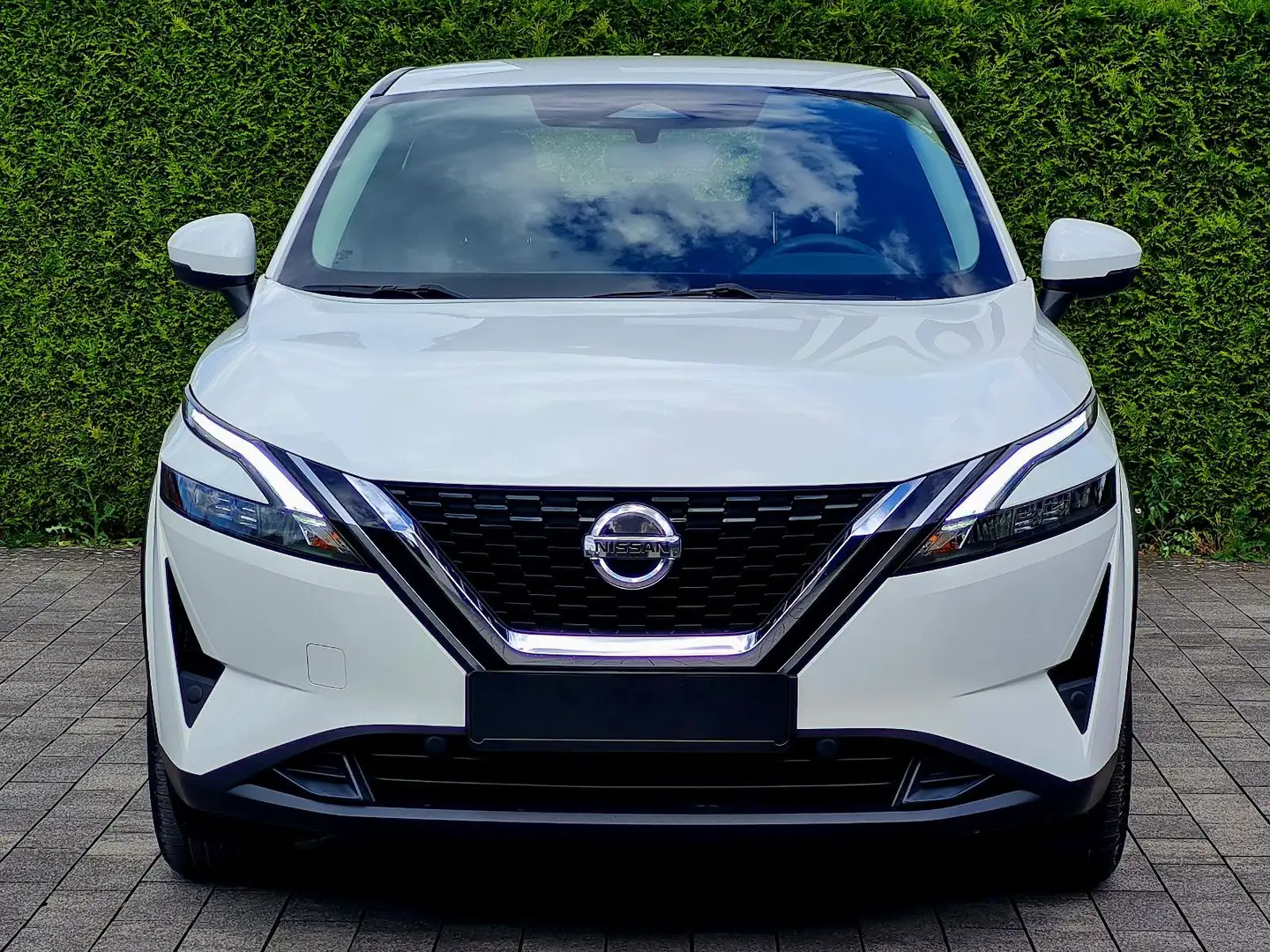 Nissan Qashqai Visia 1.3 Mildhybrid (1. Hand, LED) Weiß - 2
