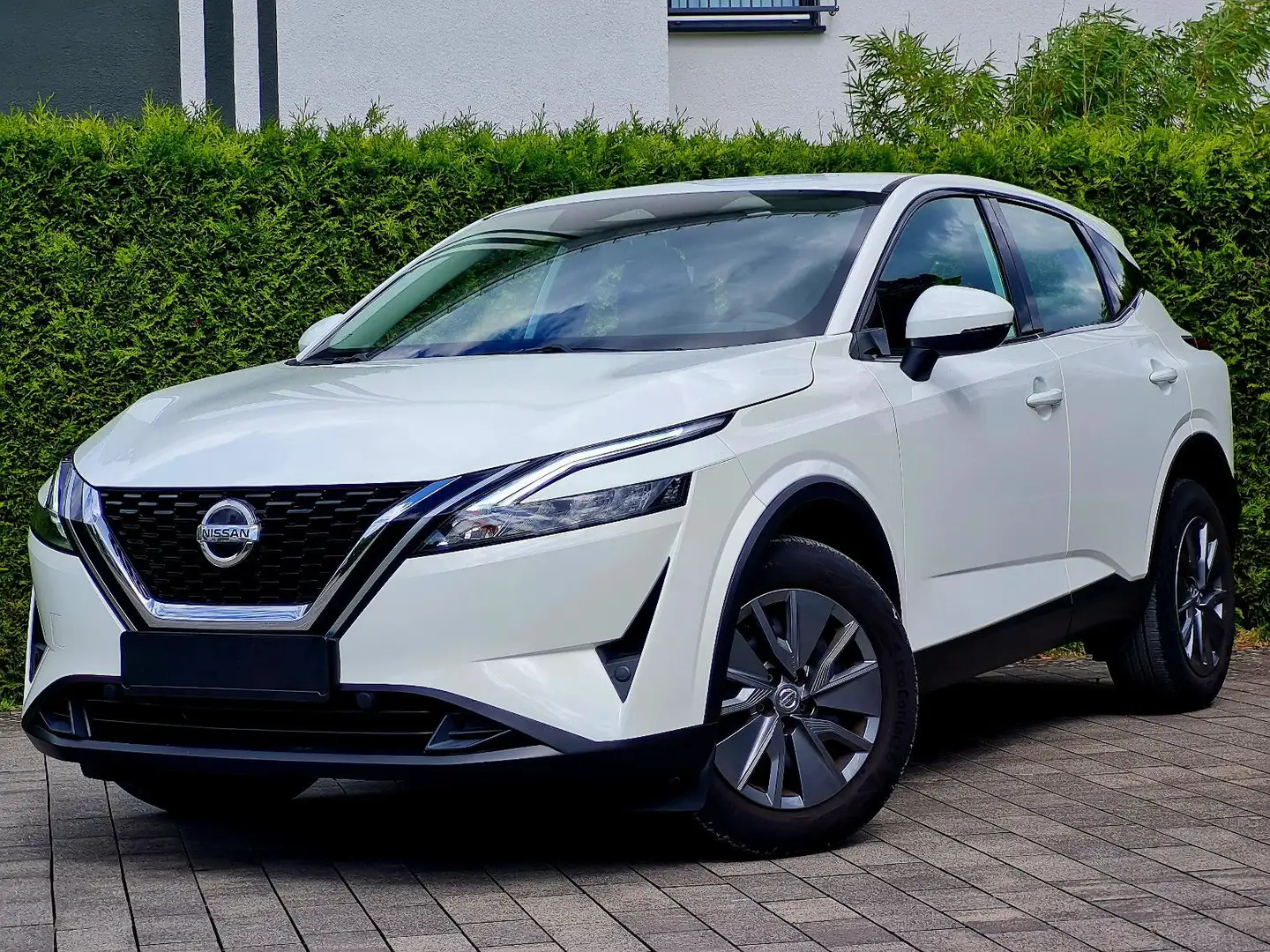 Nissan Qashqai Visia 1.3 Mildhybrid (1. Hand, LED) Weiß - 1