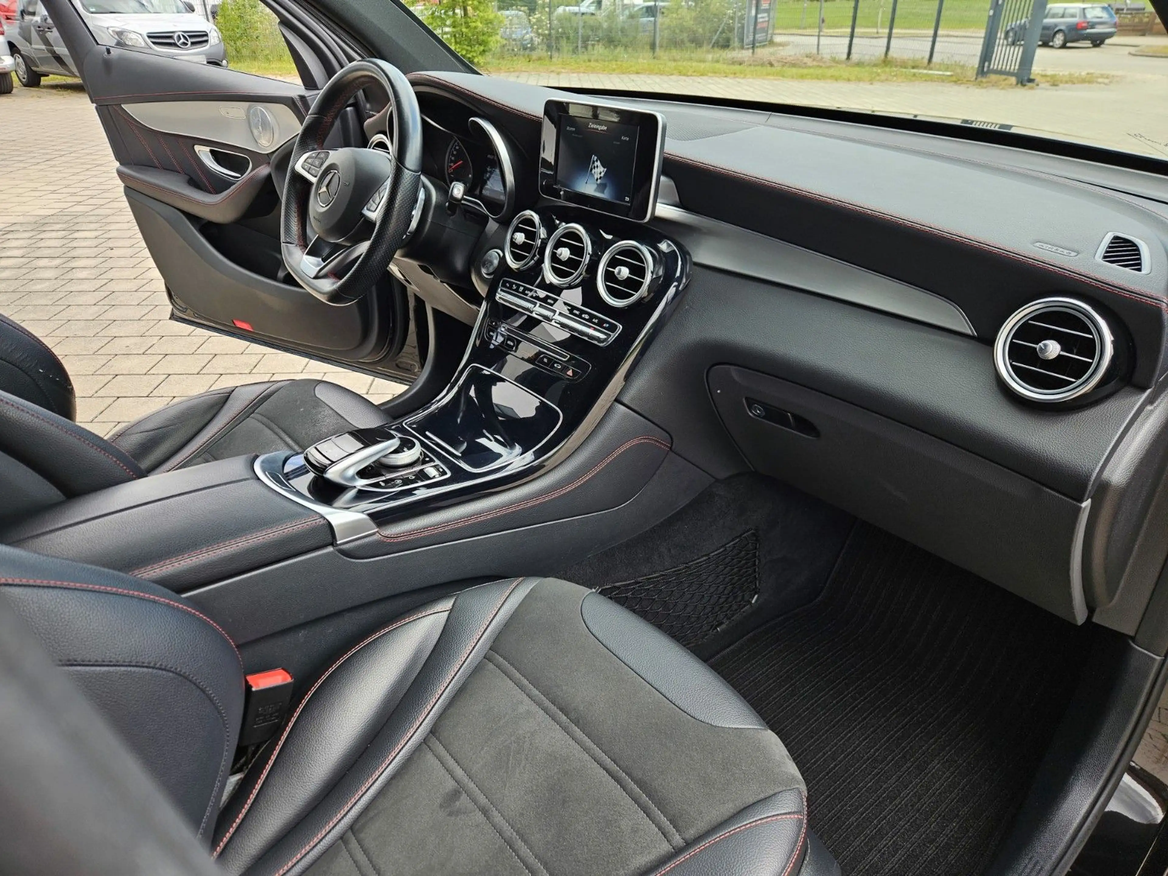 Mercedes-Benz GLC 43 AMG 4Matic, AHK, Burmester, LED — photo 14