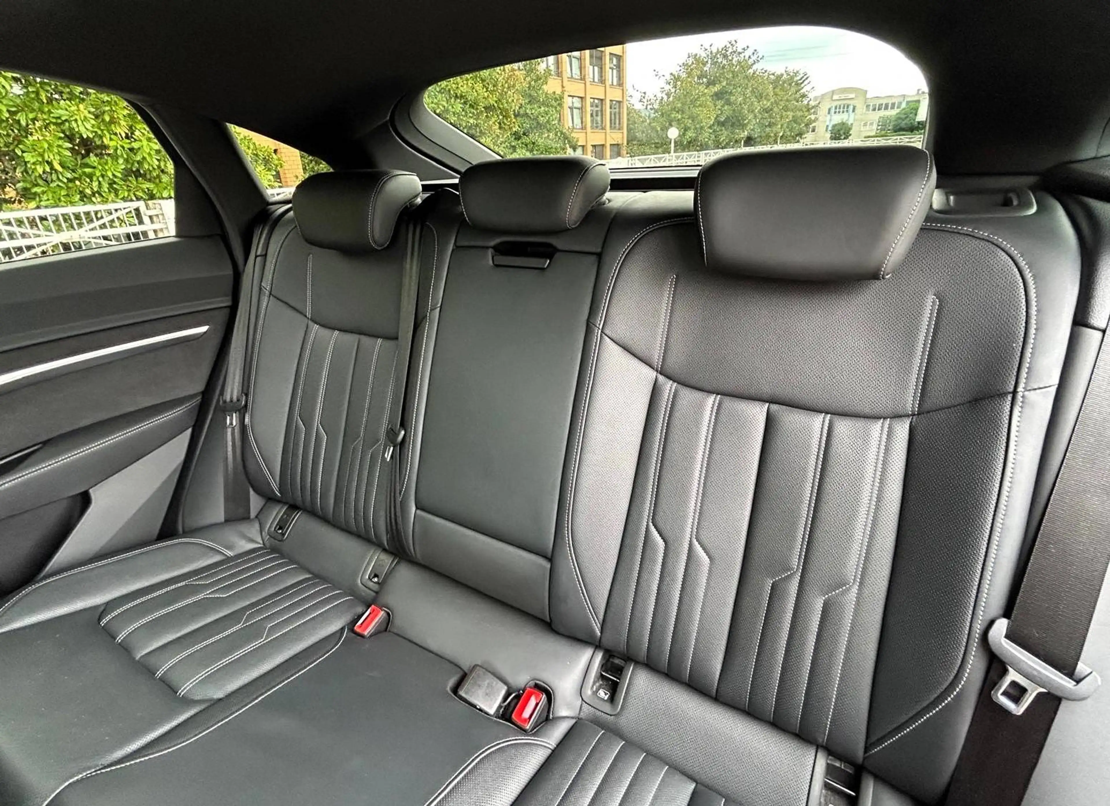 Audi e-tron Sportback 55 quattro S line/Pano/Head-up — photo 15