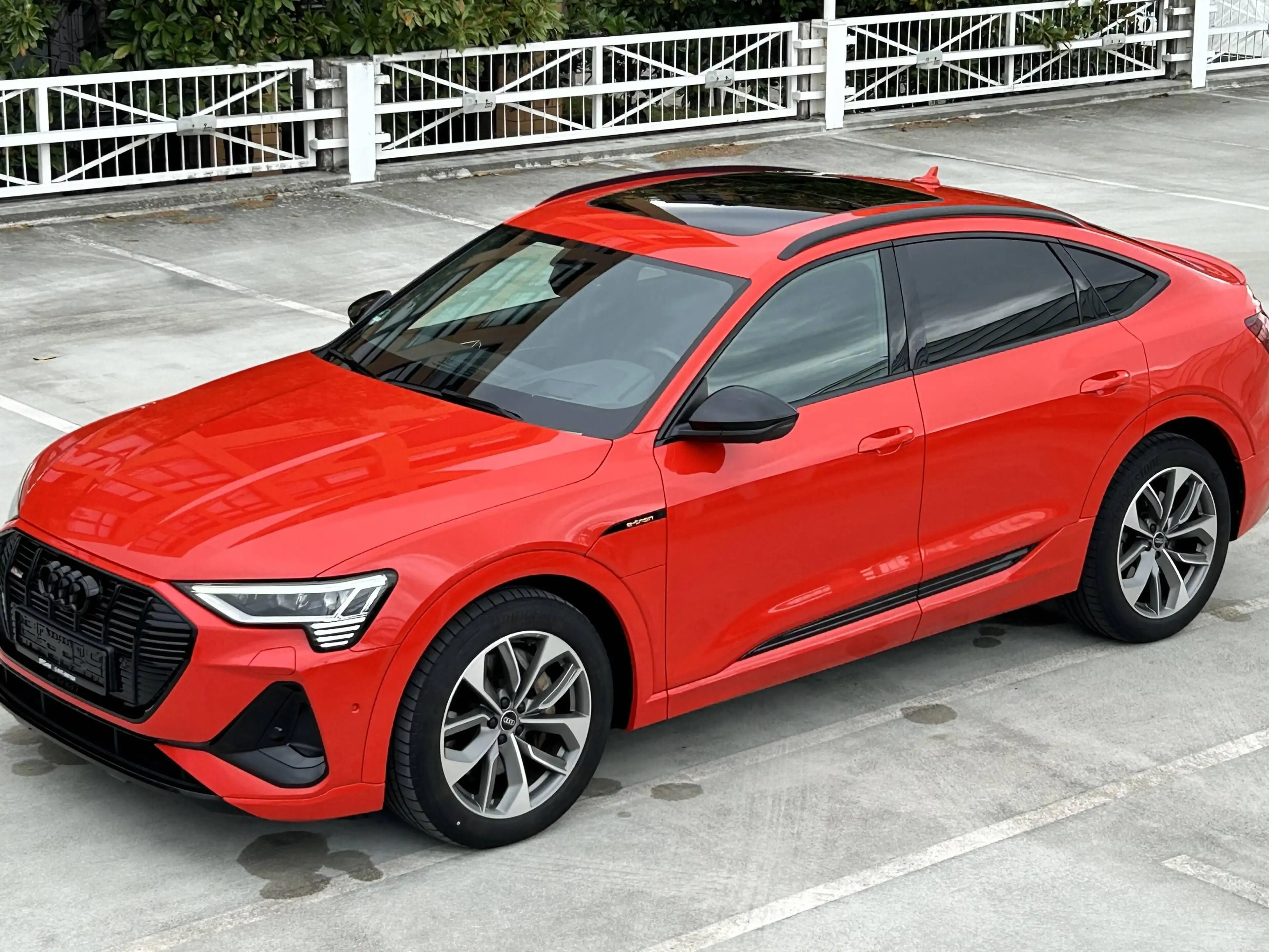 Audi e-tron Sportback 55 quattro S line/Pano/Head-up — photo 2