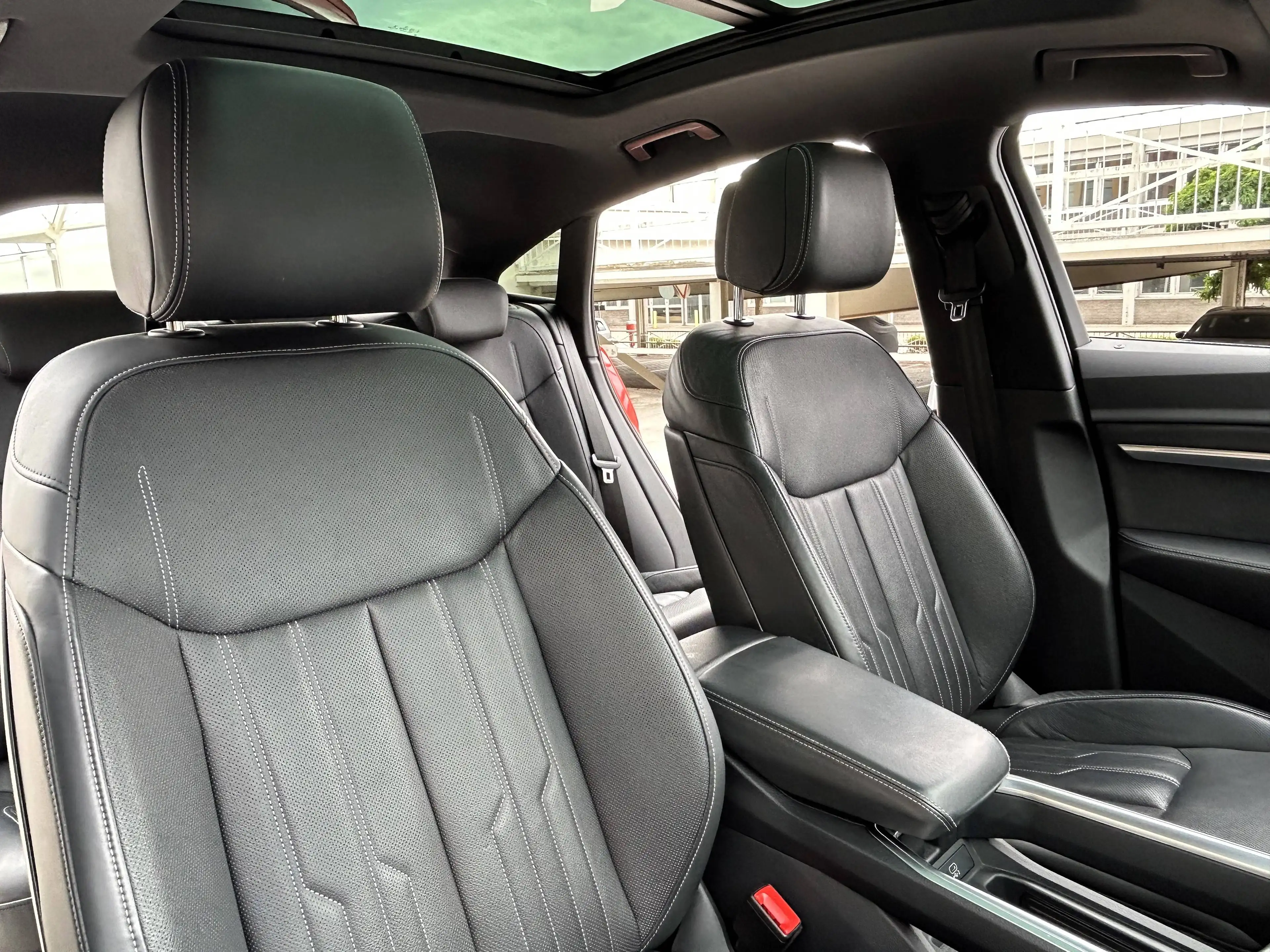 Audi e-tron Sportback 55 quattro S line/Pano/Head-up — photo 14