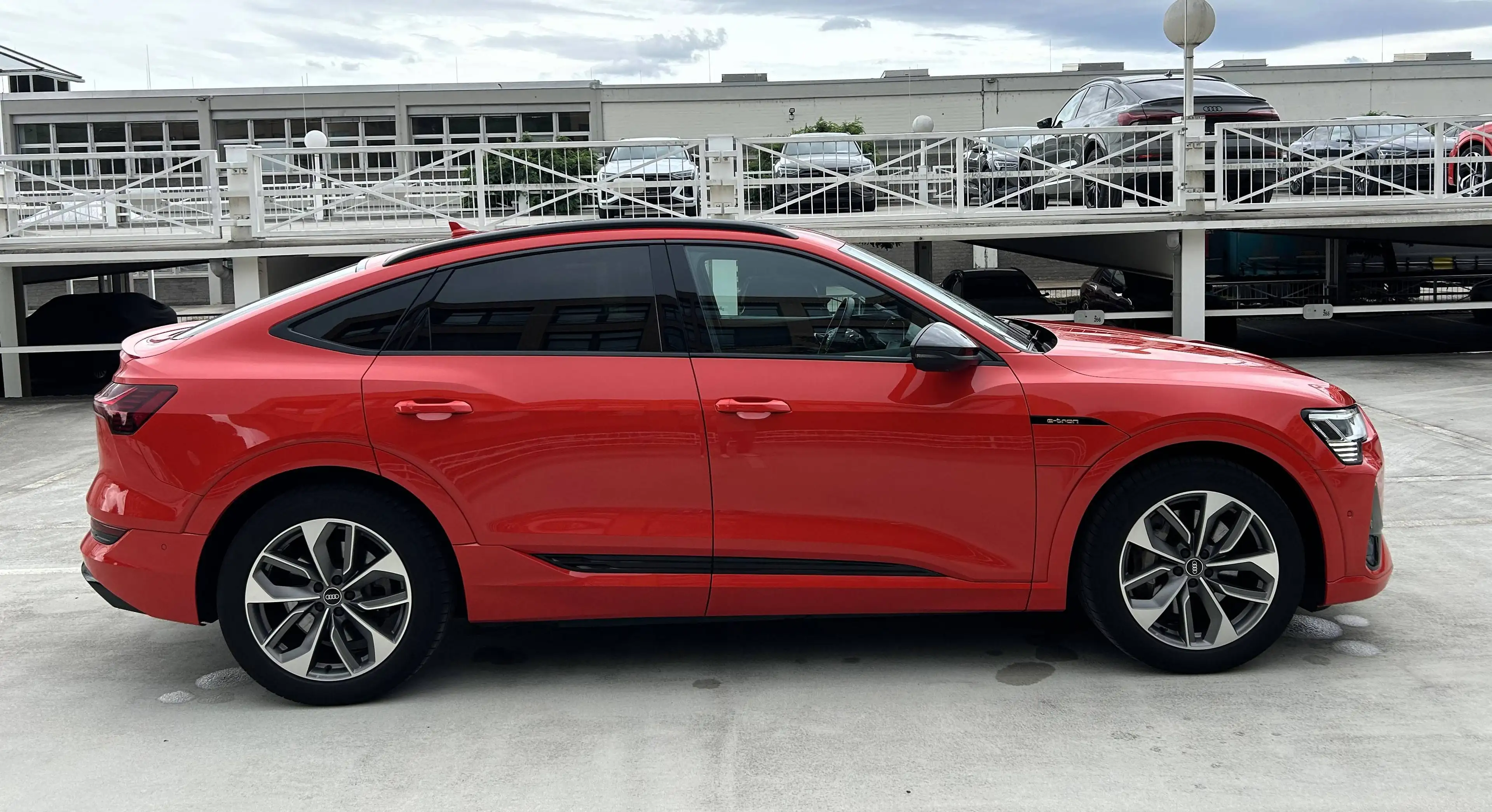Audi e-tron Sportback 55 quattro S line/Pano/Head-up — photo 8