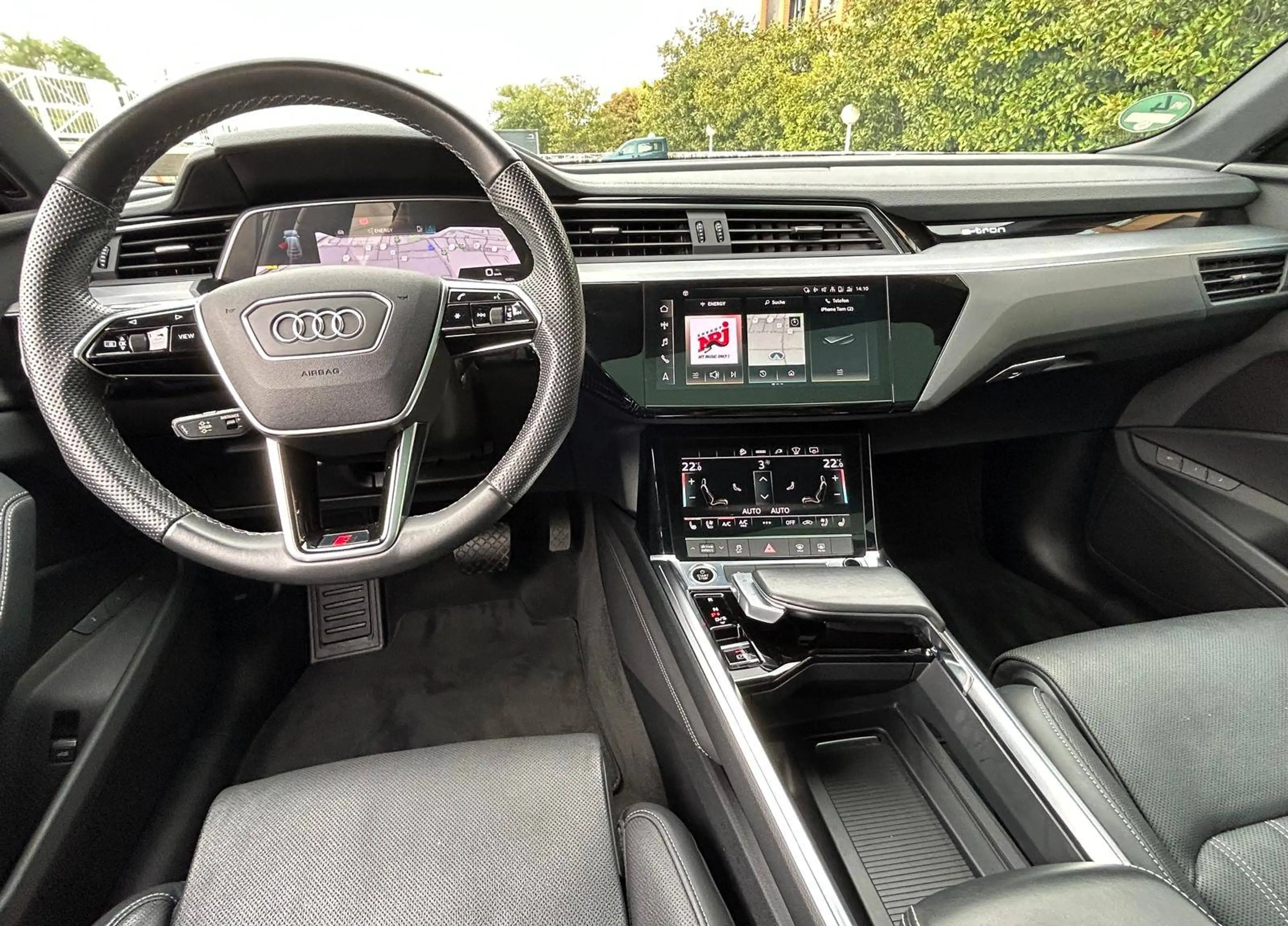Audi e-tron Sportback 55 quattro S line/Pano/Head-up — photo 11