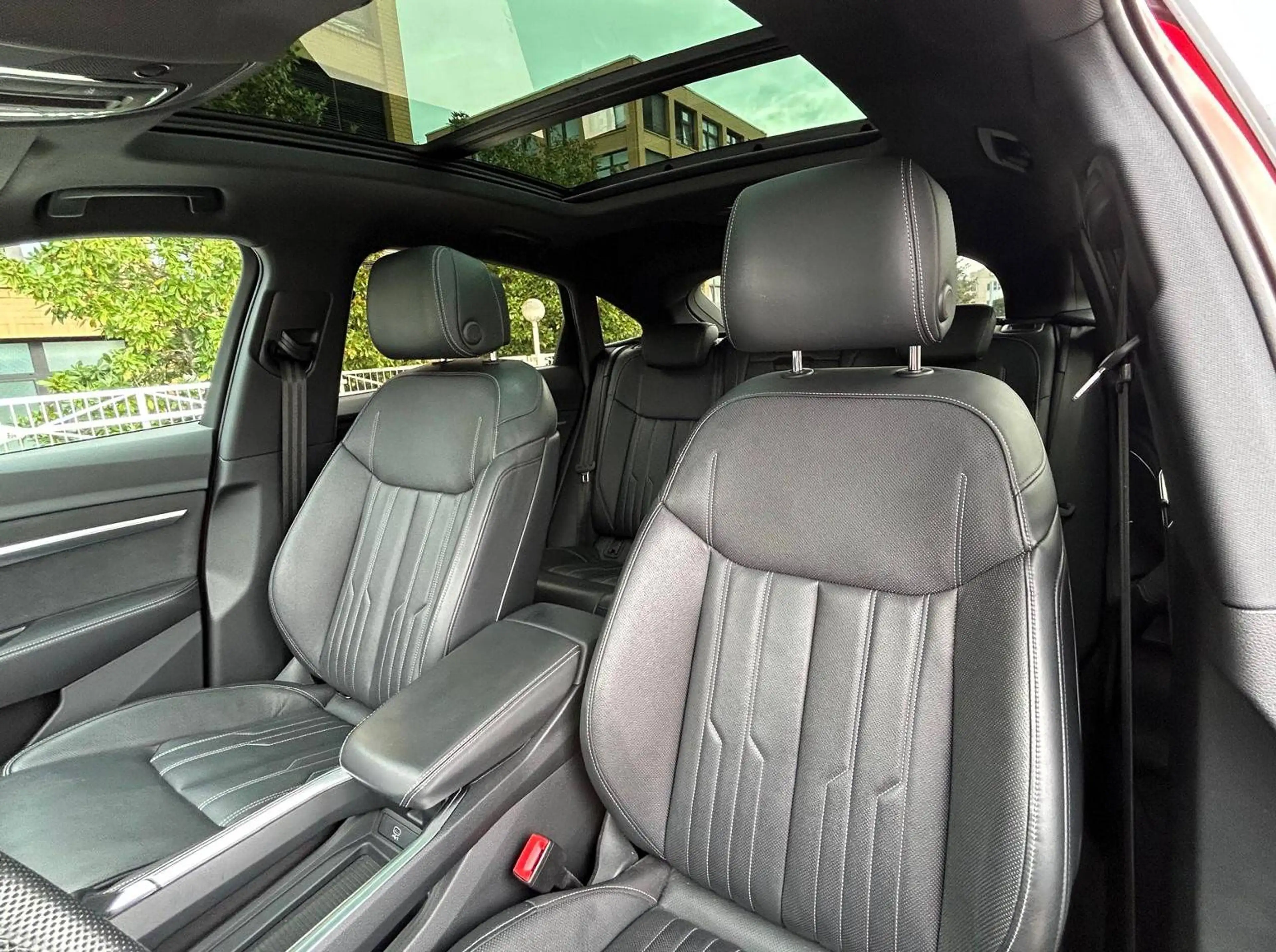 Audi e-tron Sportback 55 quattro S line/Pano/Head-up — photo 13