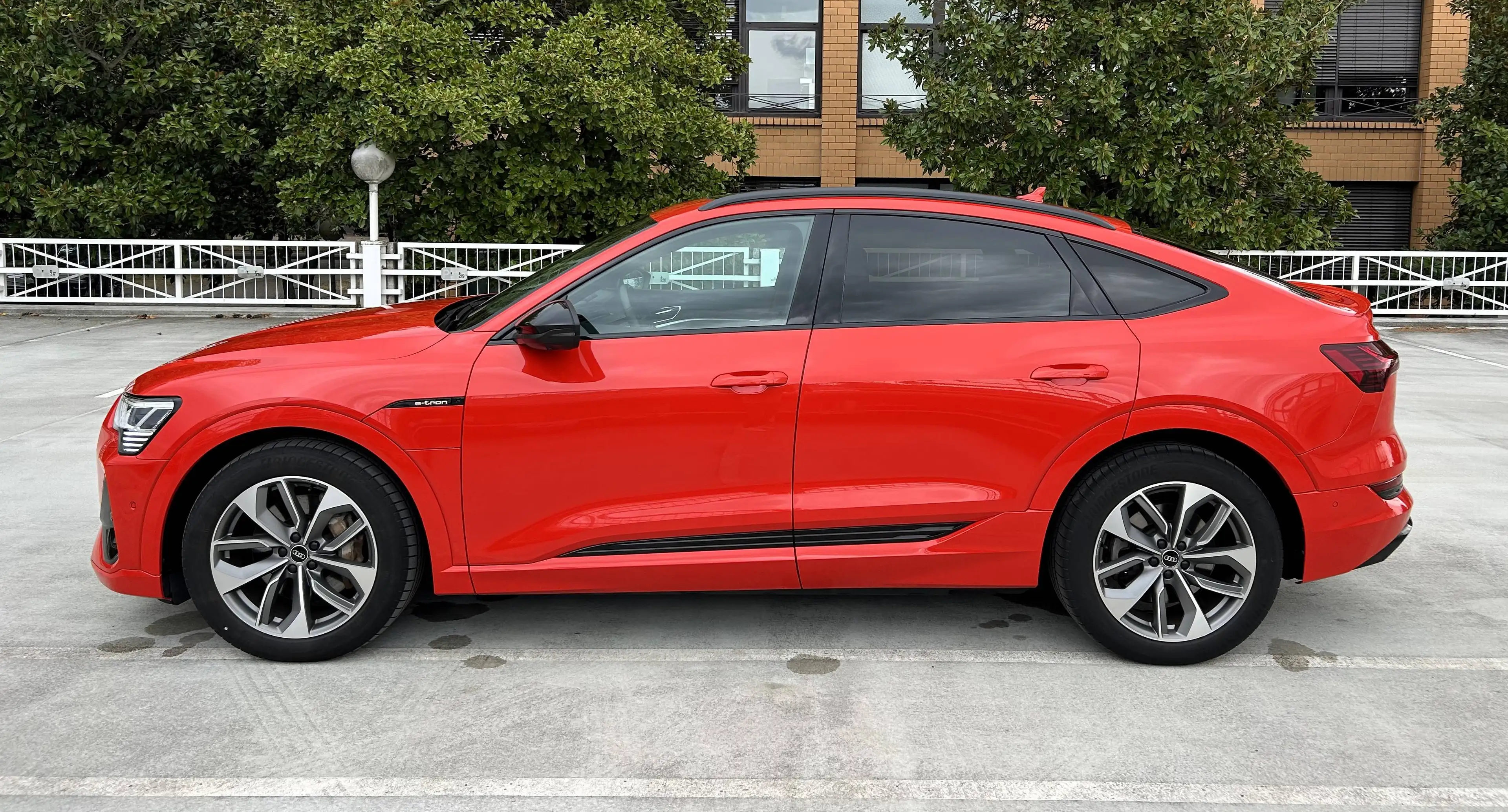 Audi e-tron Sportback 55 quattro S line/Pano/Head-up — photo 3