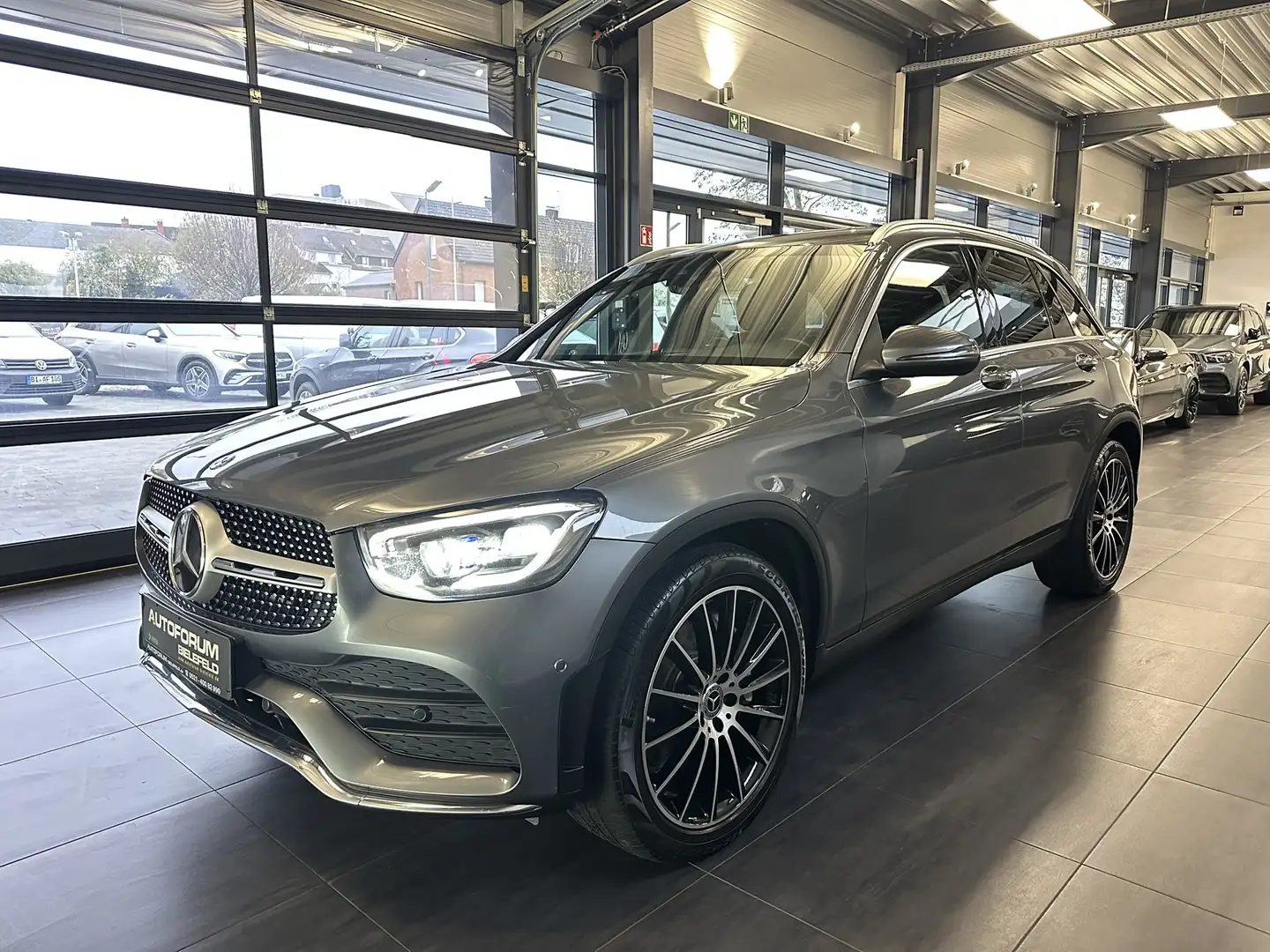 Mercedes-Benz GLC 220 d 4M AMG|Distr.+|AHK|LED|MBUX|Cam|LM20 Grau - 2