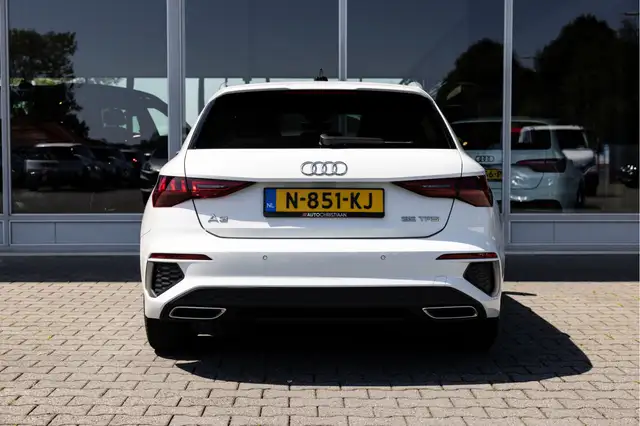 Audi A3 view 4
