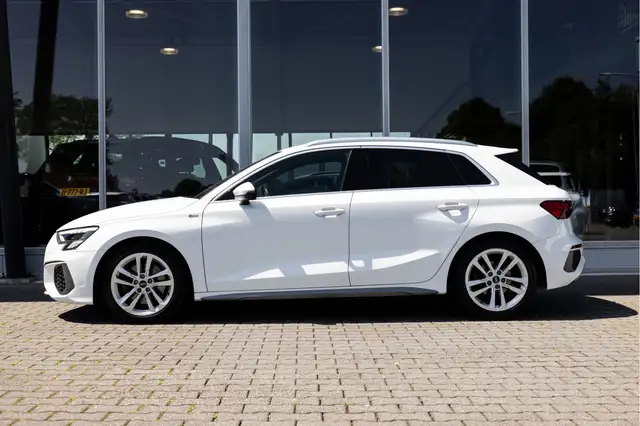 Audi A3 view 5