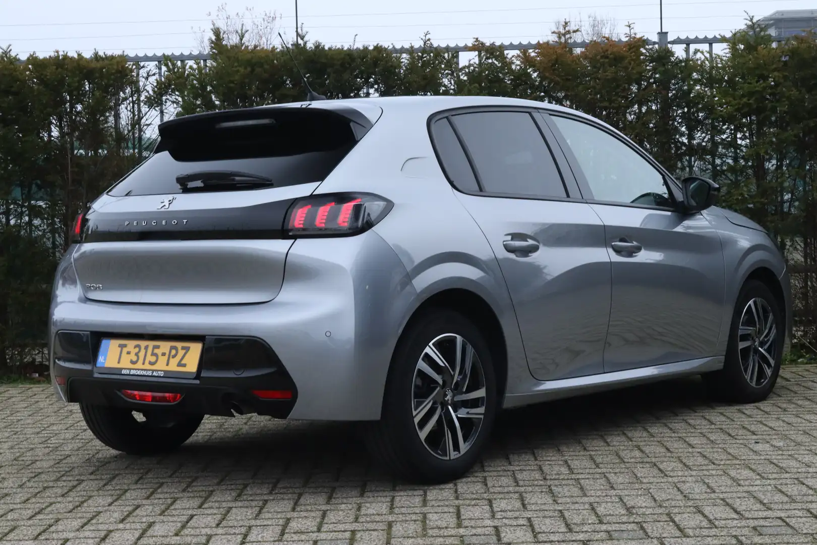 Peugeot 208 1.2 Turbo Allure Pack | Cruise Control | Navigatie Gris - 2