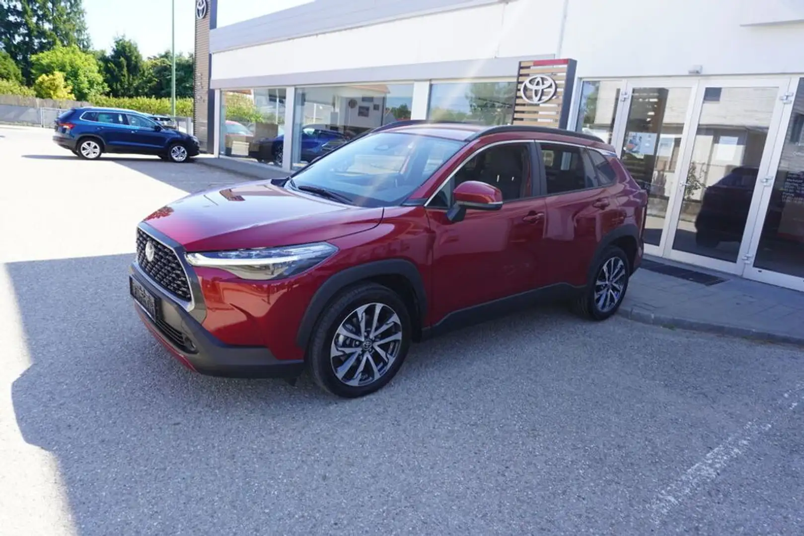 Toyota Corolla Cross 2,0 Hybrid Active Drive 2WD Rot - 2