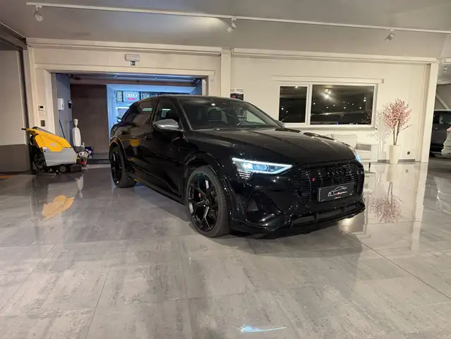 Audi SQ8 e-tron 503PK QUATTRO * 28727KM * FULL BLACK PACK PLUS *  360° CAMERA * LEDER * DAB * STANDVERWARMING * 22" BLACK VELGEN**
