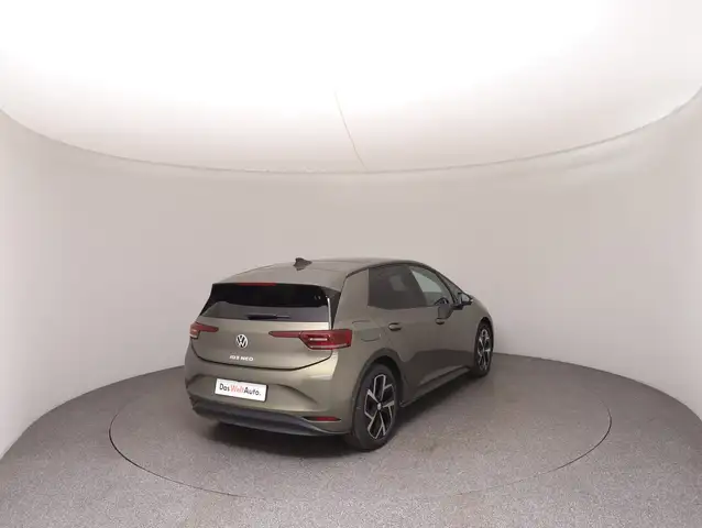 Volkswagen ID.3 view 4