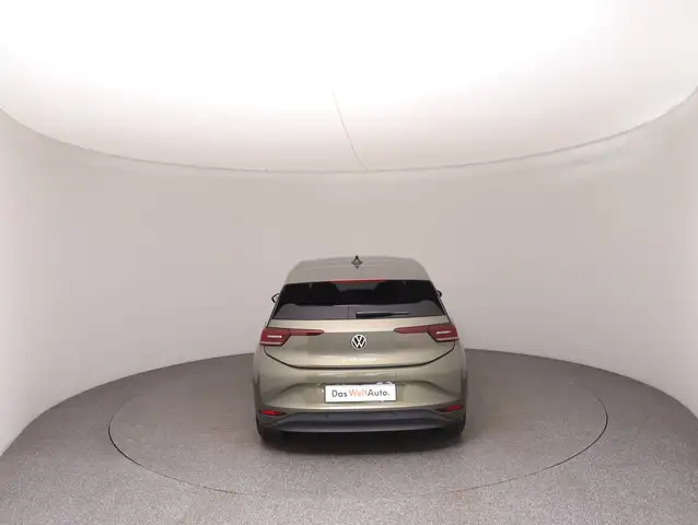 Volkswagen ID.3 view 6