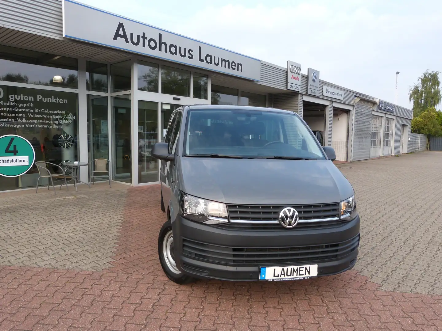 Volkswagen T6 Kombi 2.0 TDI Kurz EcoProfi NAV AHK Sitzheizung 9-Sitzer Gris - 1