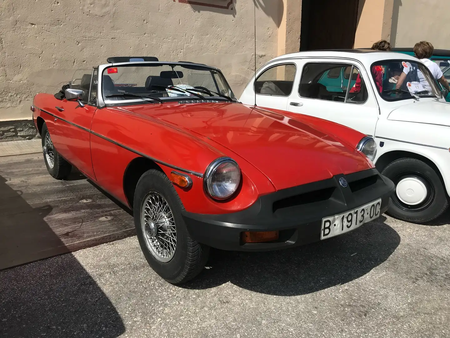 MG MGB MGB sports cabrio Rot - 2