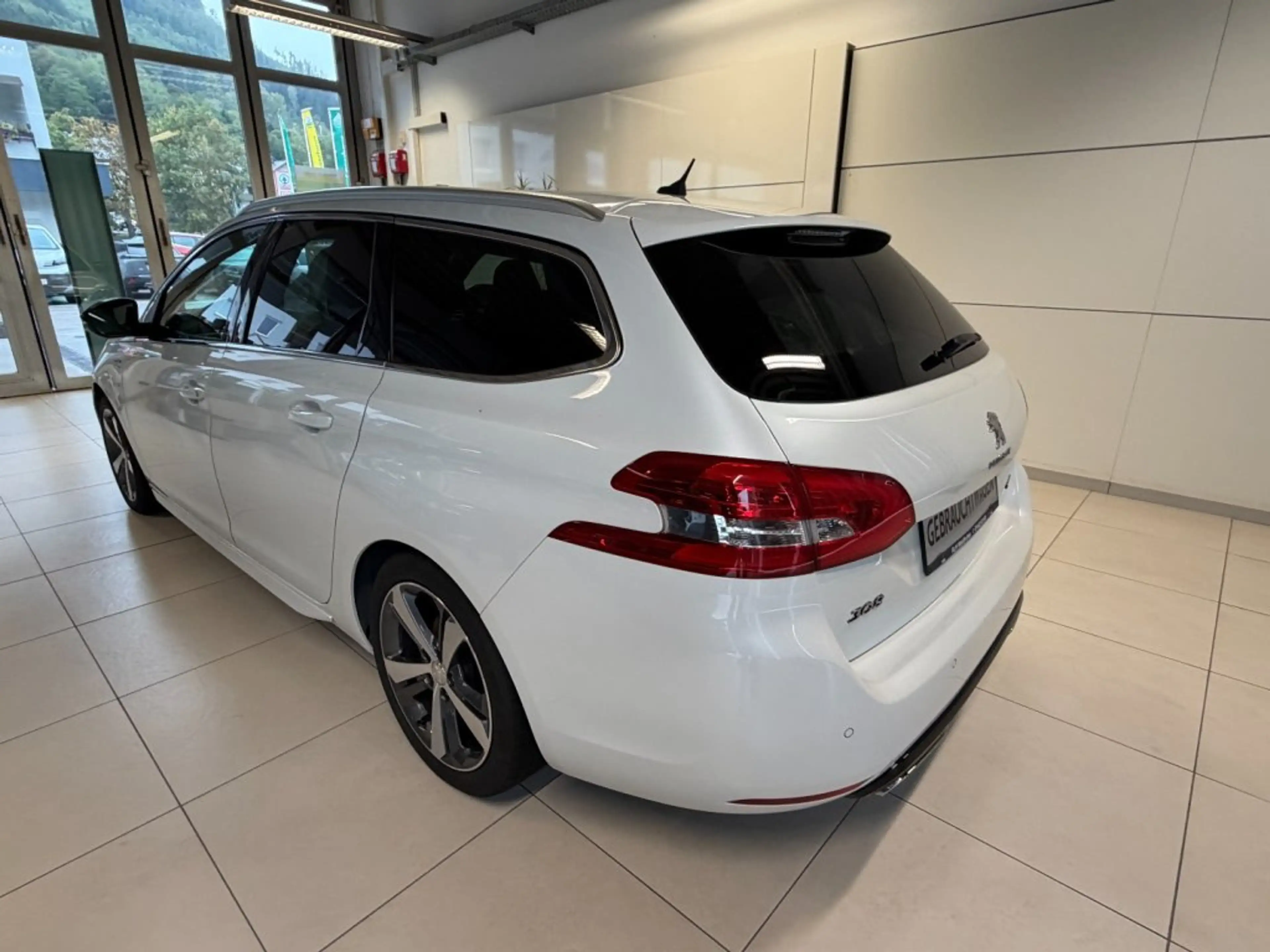 Peugeot 308 SW GT-LINE BHDI 120 — photo 4