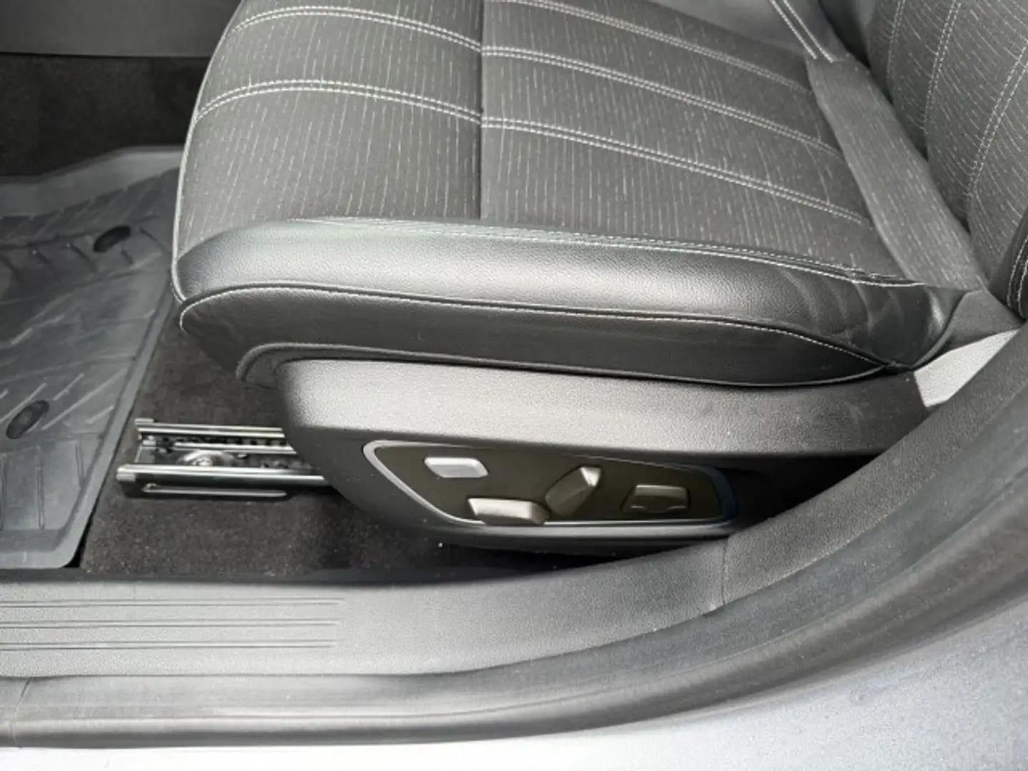 Renault Austral E-Tech Full Hybrid 200 Techno Aut. Grau - 2
