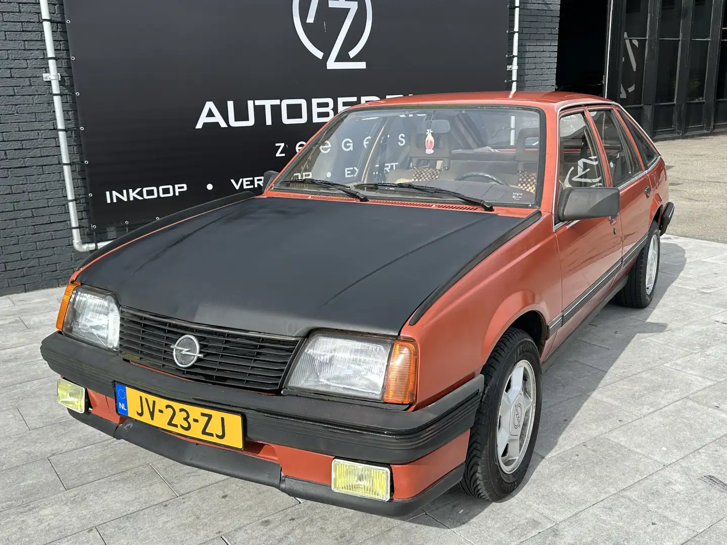 Opel Ascona 1.6S Standaard * Automaat * Hatchback * Bruin - 2