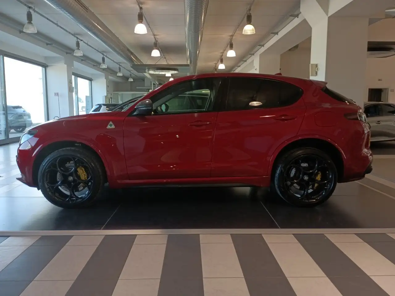 Alfa Romeo Stelvio 2023