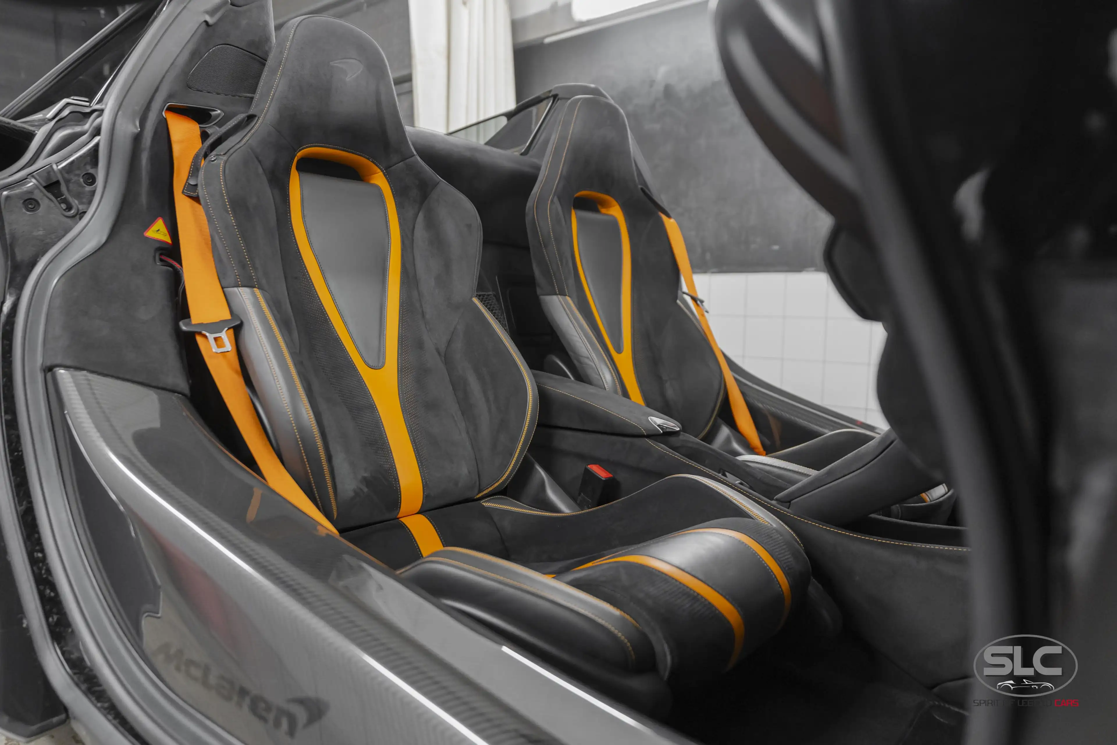 McLaren 720S Spider - B&W - Lift - Sport Exhaust - Many Carbon! — photo 8