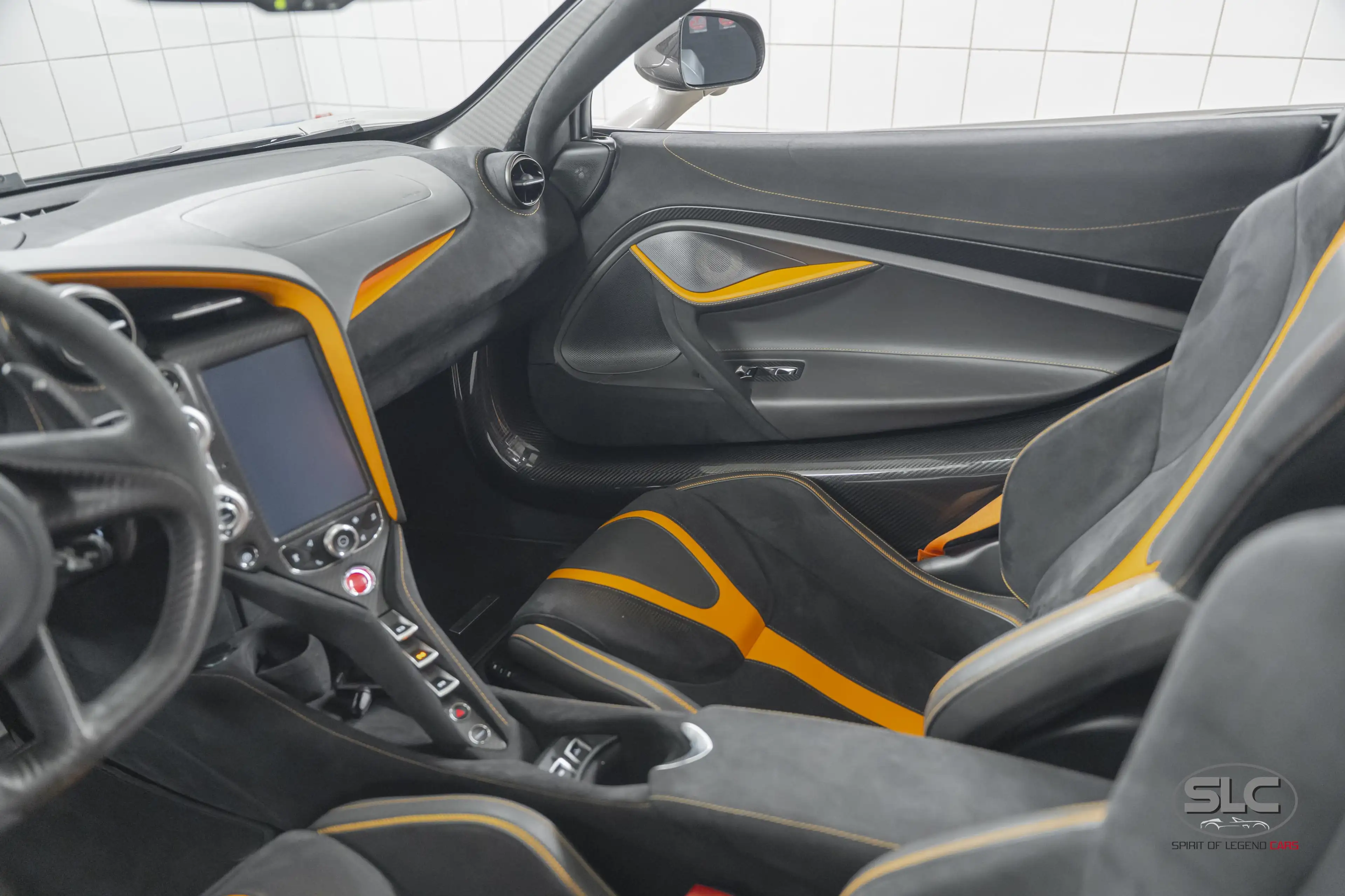 McLaren 720S Spider - B&W - Lift - Sport Exhaust - Many Carbon! — photo 12