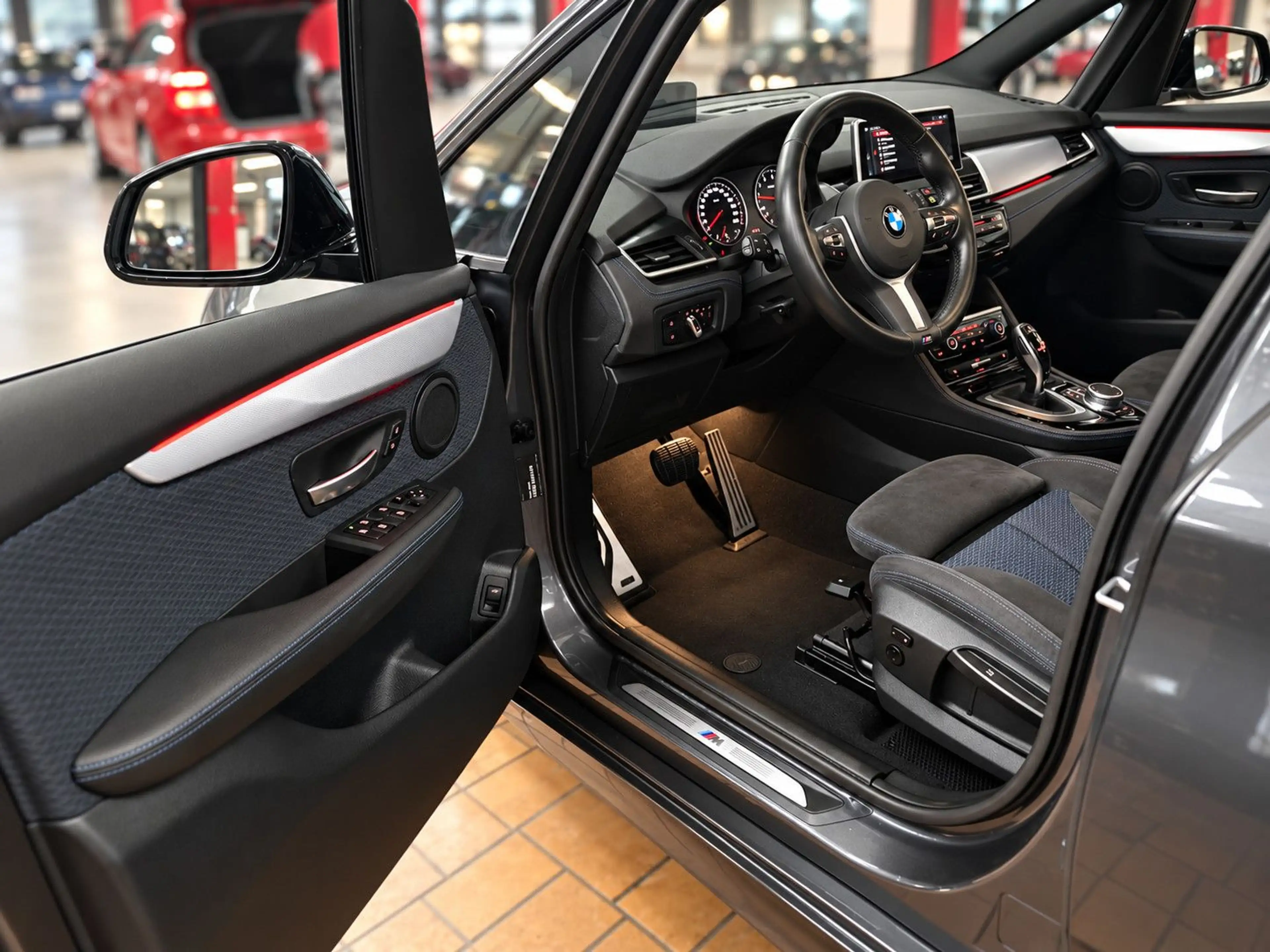 BMW 220 220i G-TOURER M SPORT *Aut.*Pano.*LED*Head-Up* — photo 13