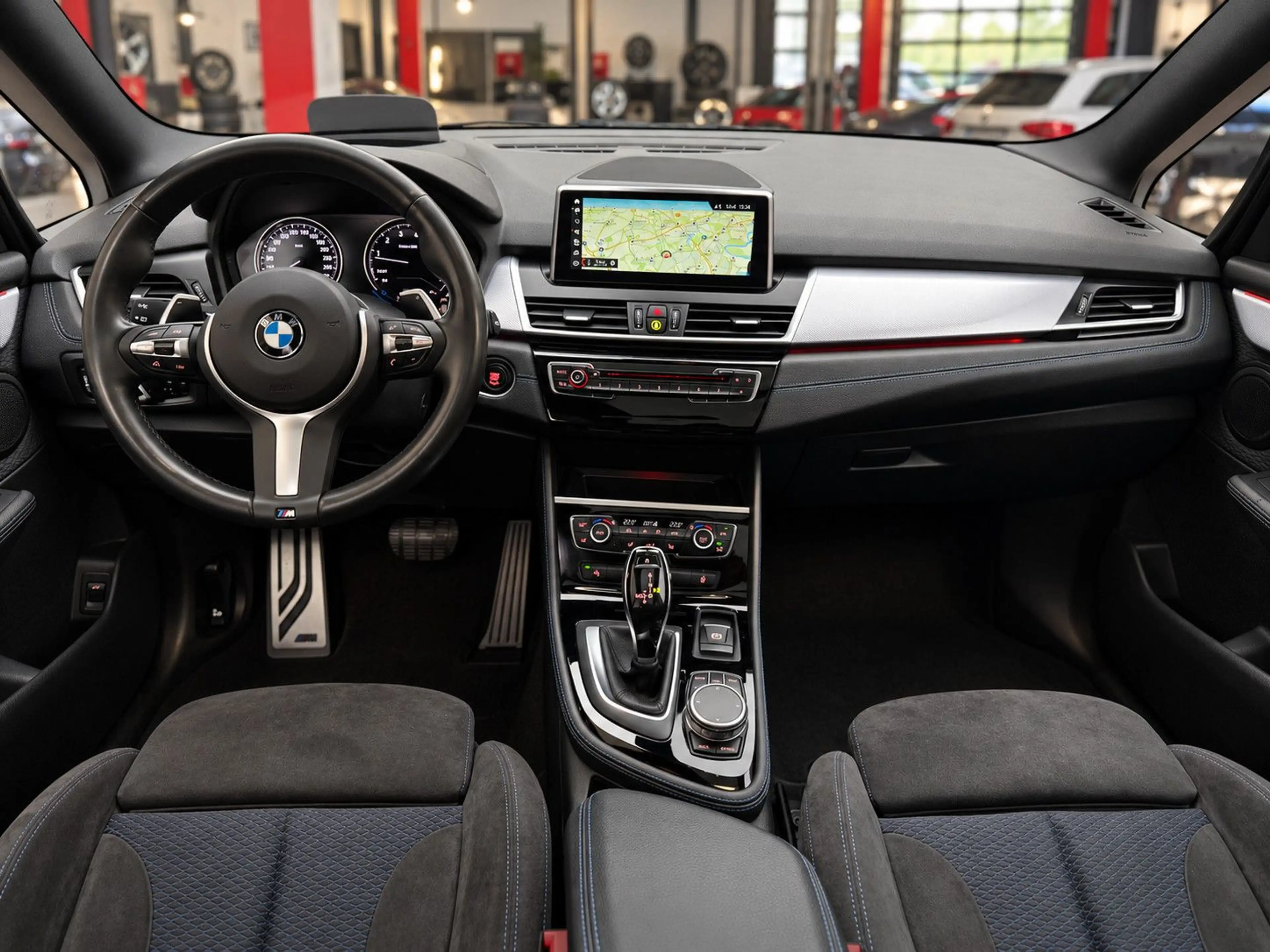 BMW 220 220i G-TOURER M SPORT *Aut.*Pano.*LED*Head-Up* — photo 14