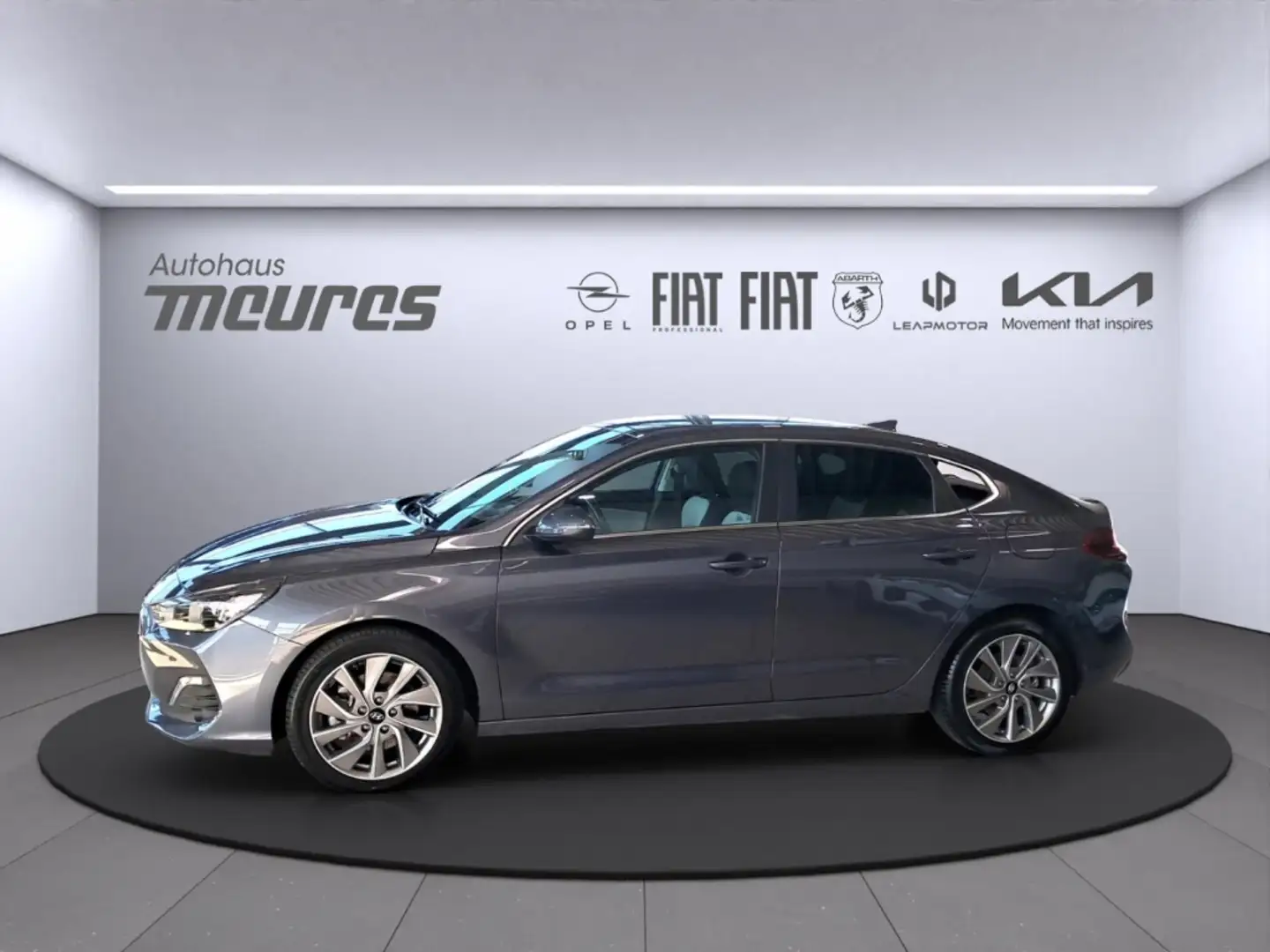 Hyundai i30 Fastback Style 1.4 T-GDI AUTOMATIK NAVI KAMERA SHZ Grau - 2