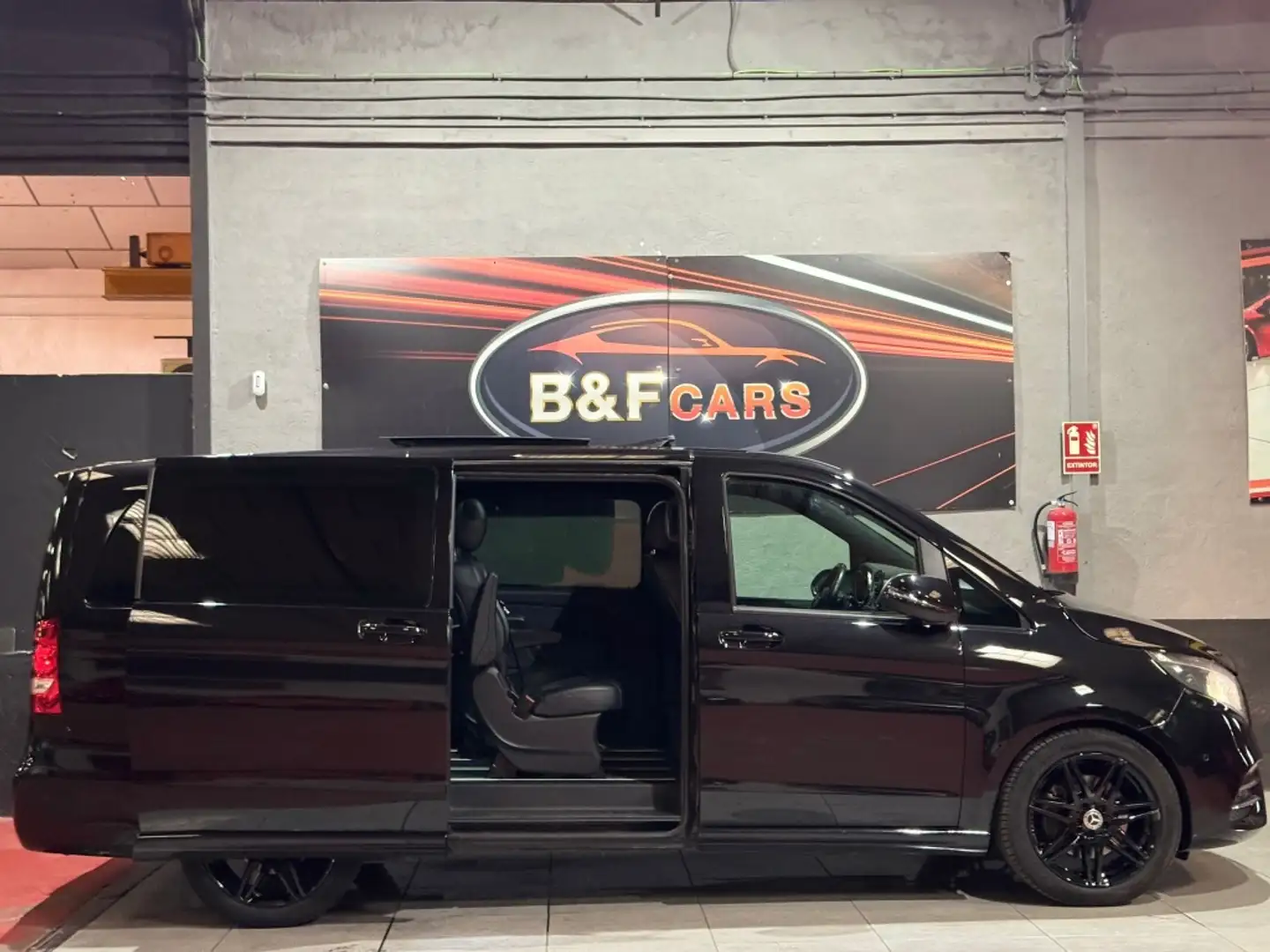 Mercedes-Benz V 220 220d Largo Exclusive Negro - 2