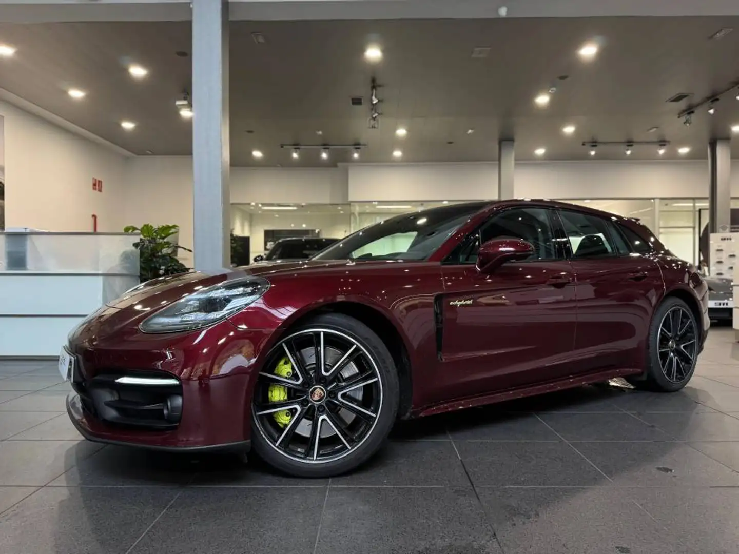 Porsche Panamera 4S E-Hybrid Sport Turismo Burdeos - 1