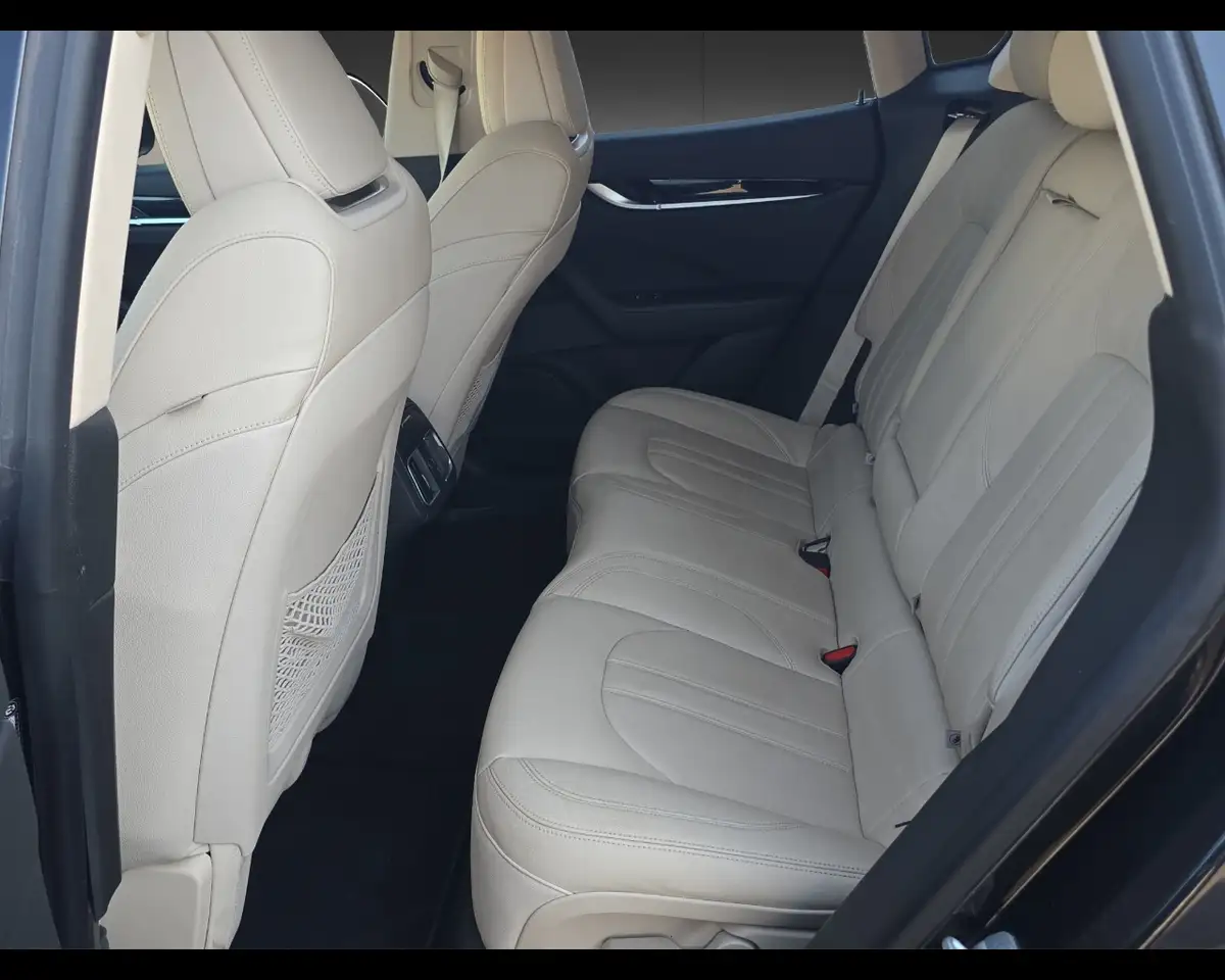 Maserati Levante 2022 — фото 15