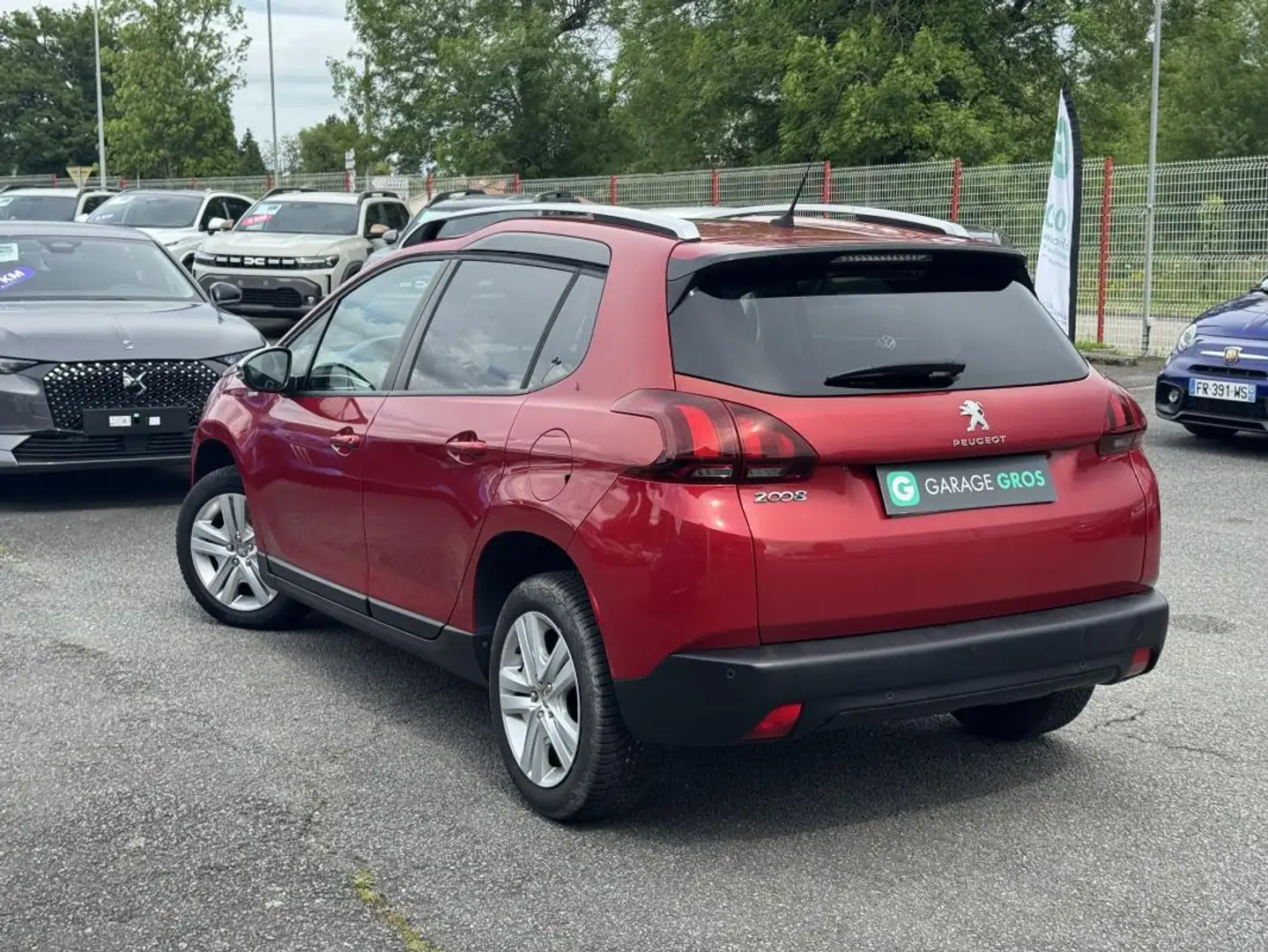 Peugeot 2008 1.2 PureTech 82ch BVM5 Style Rot - 2
