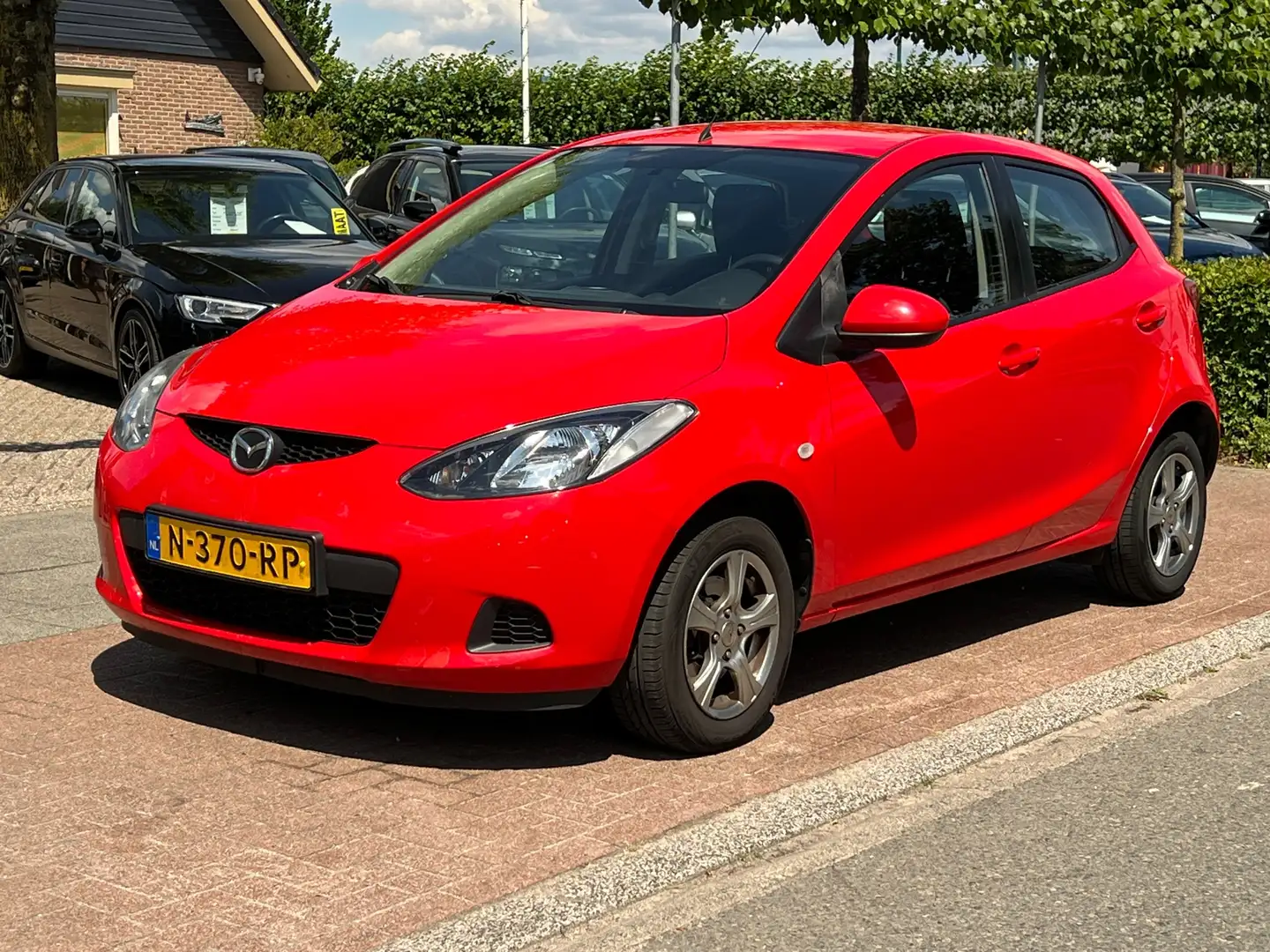Mazda 2 1.3 S-VT Exclusive *Airco|5Drs| Sportief Rood - 2