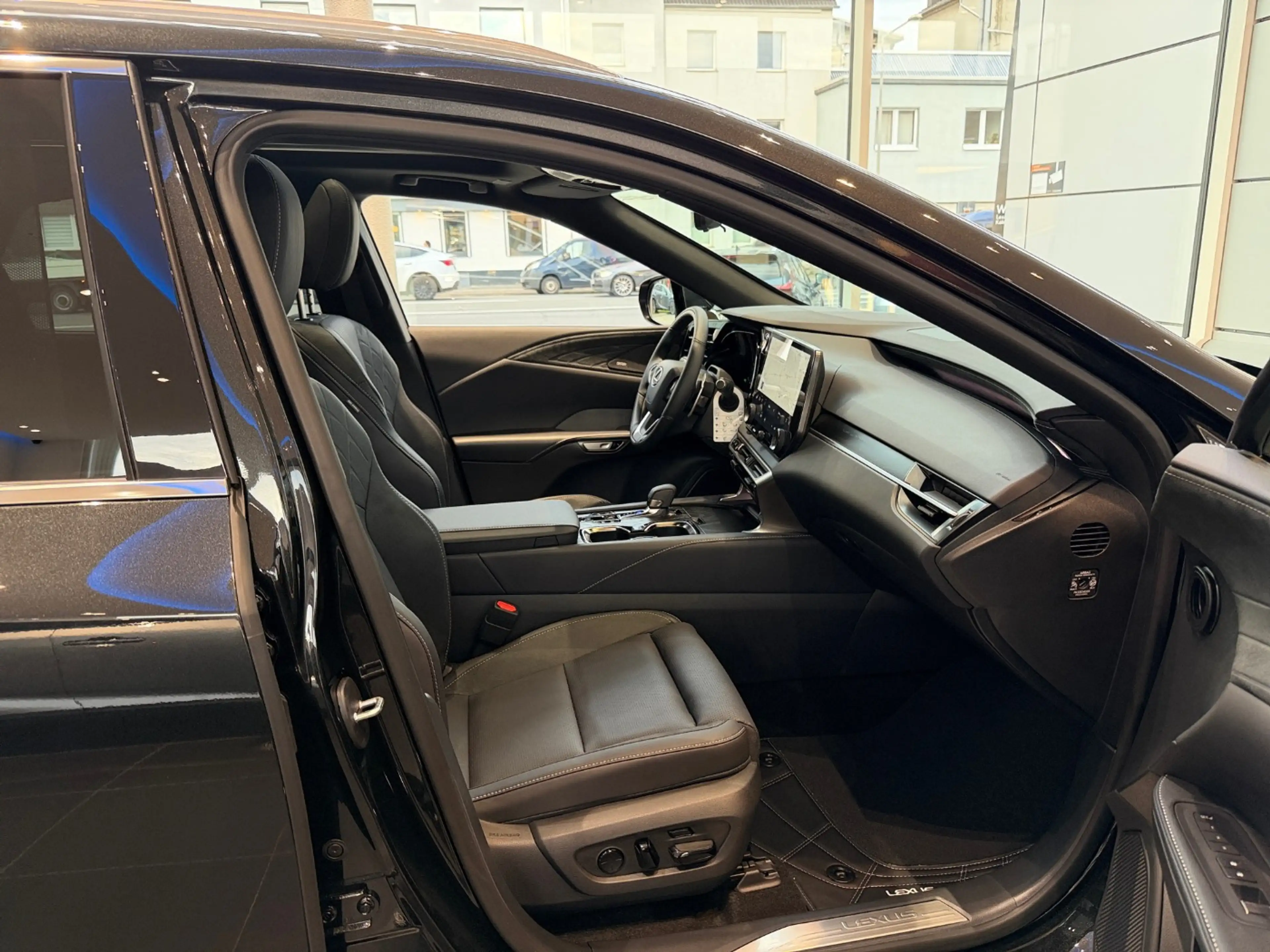 Lexus RX 450h + Plug-In +Panorama+Head-Up+Sitzbelüftung — photo 14