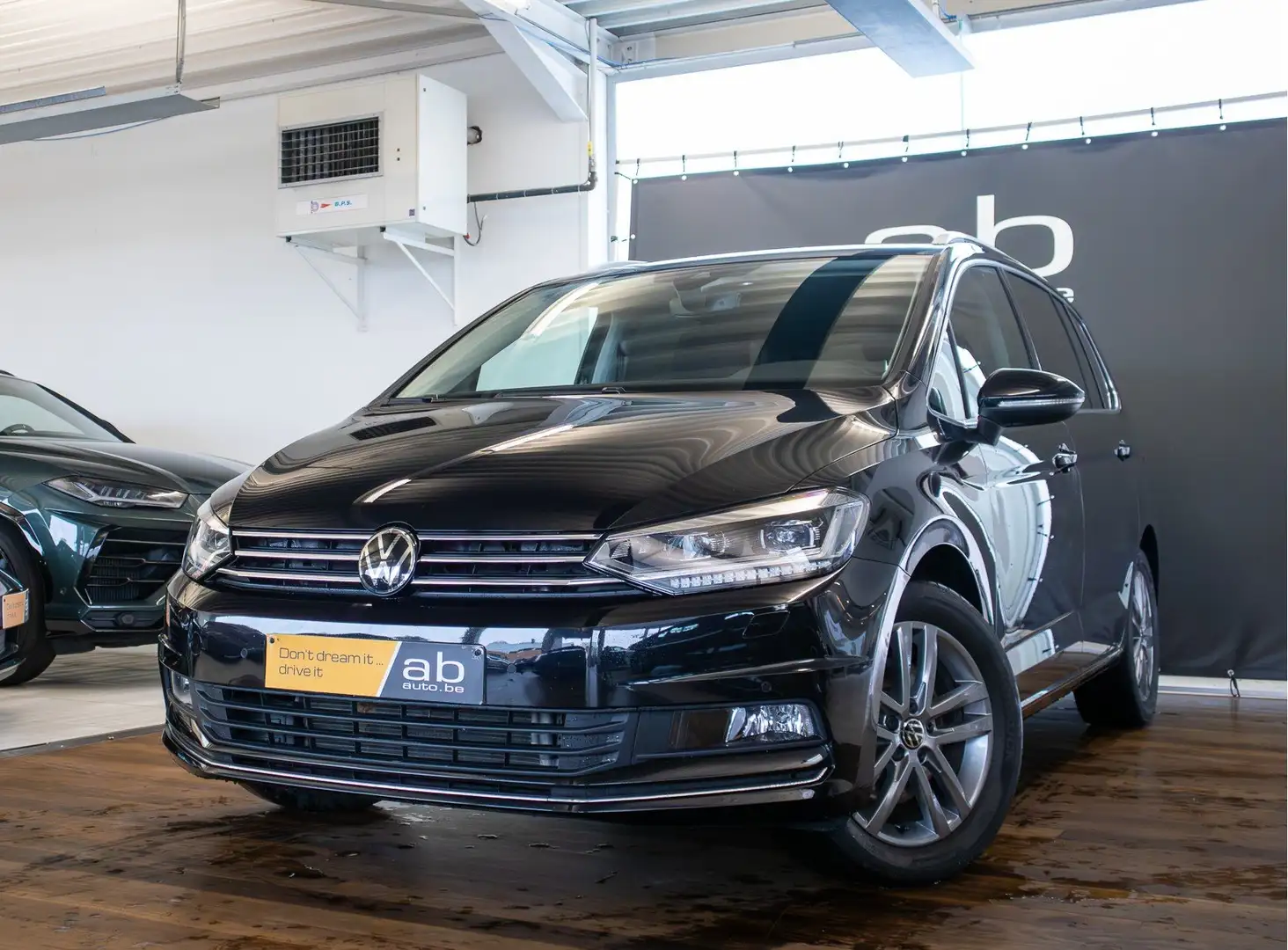 Volkswagen Touran 1.5 TSI DSG HIGHLINE, 7 ZIT, ADAPT CRUISE, CARPLAY Fekete - 1